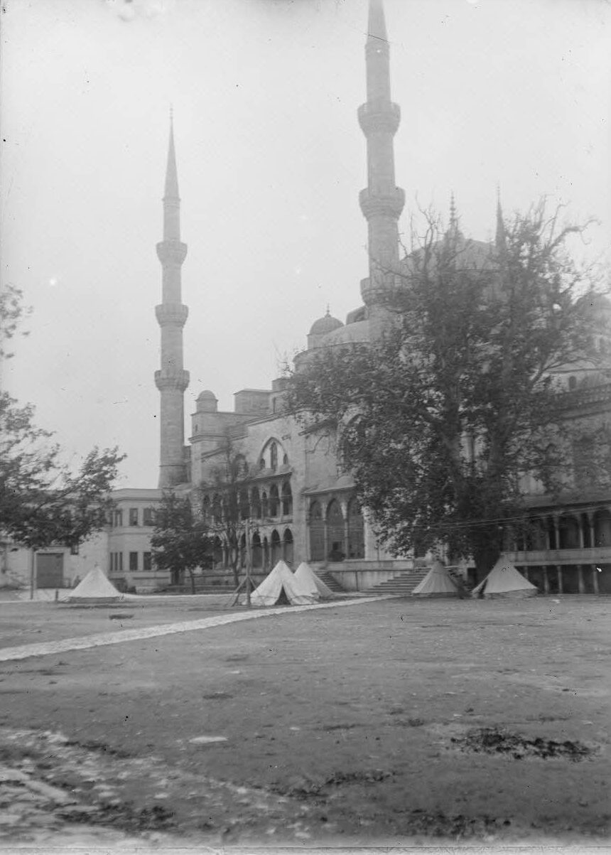 Sultanahmet Camii Avlusunda Çadırlar