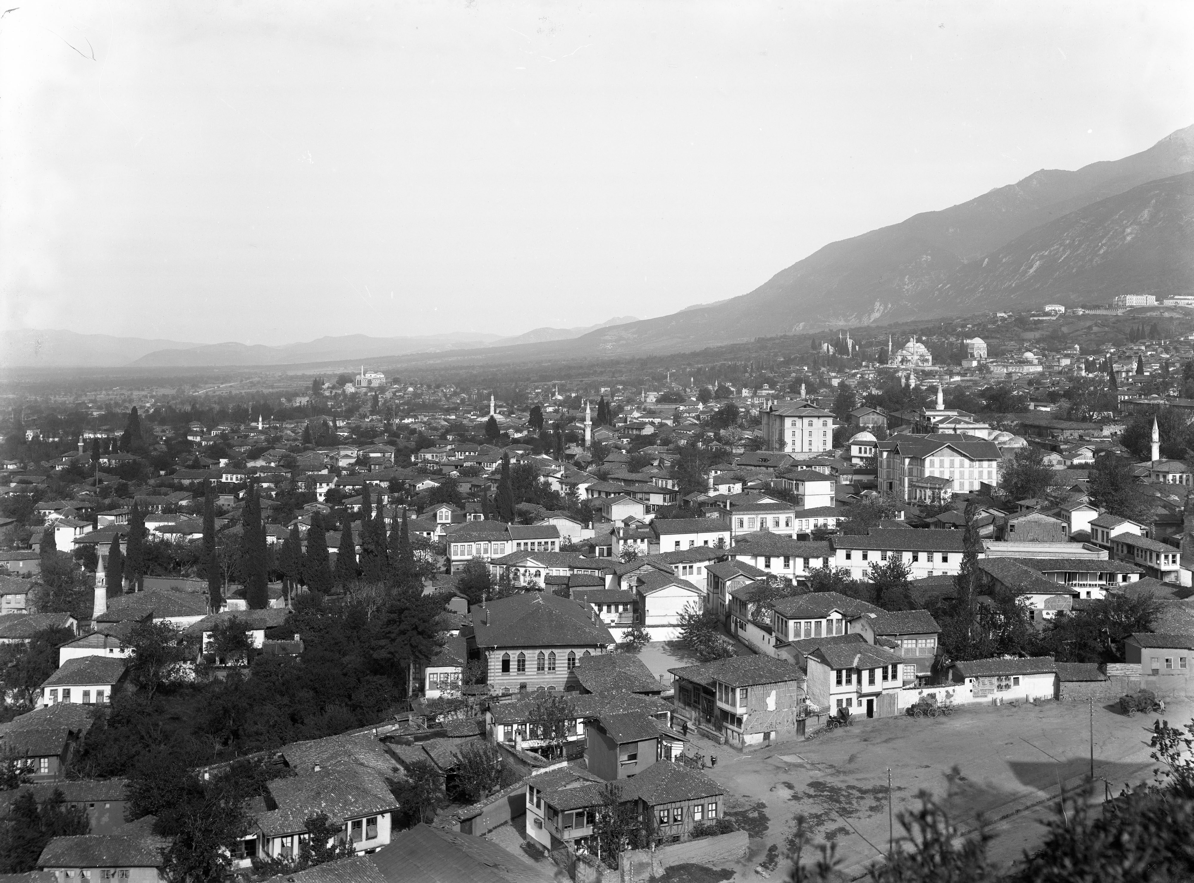 Emir Sultan ve Yeşil Cami Yönüne Bakış