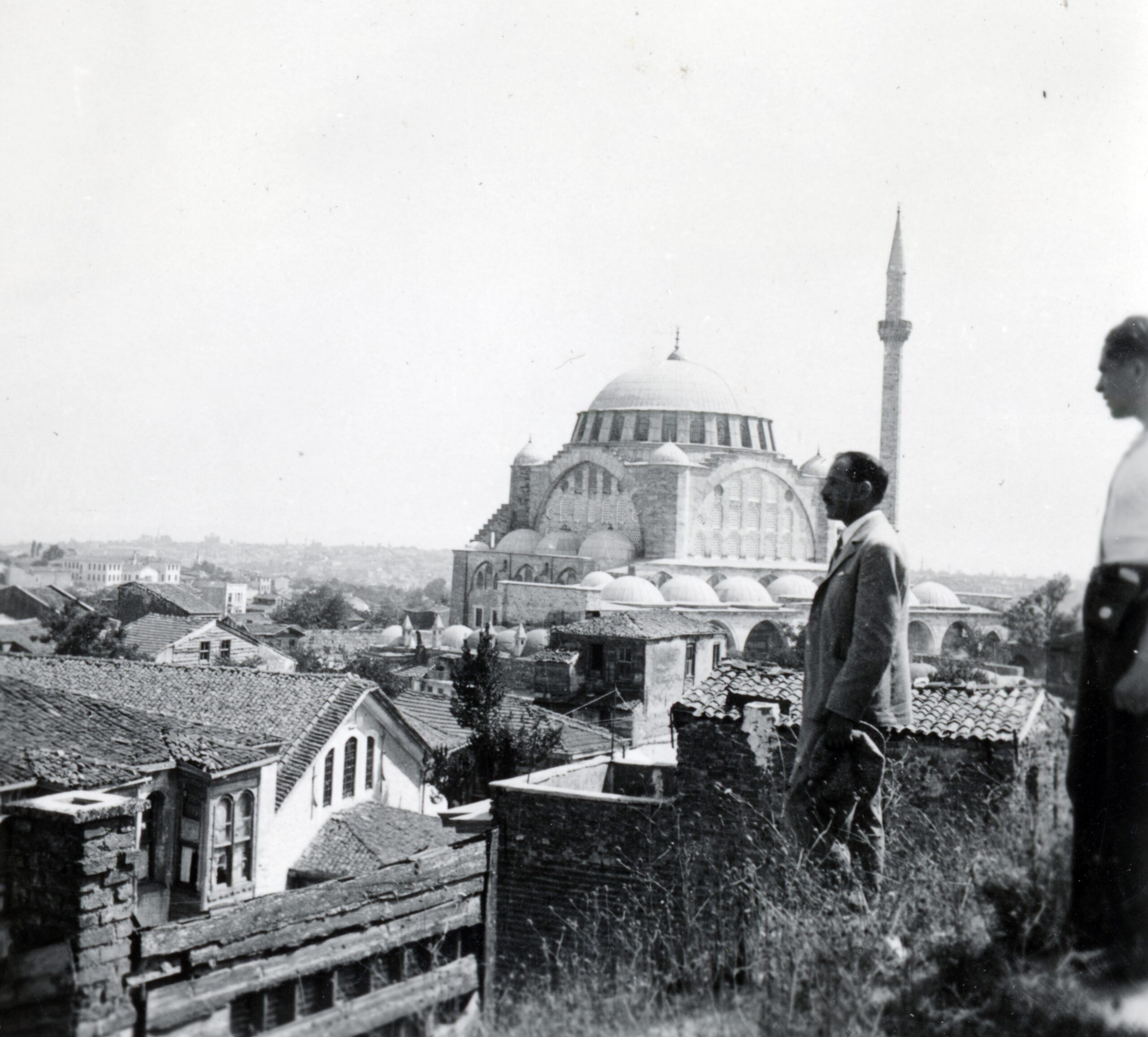 Surlar Üzerinden Mihrimah Sultan Camii’ne Bakış