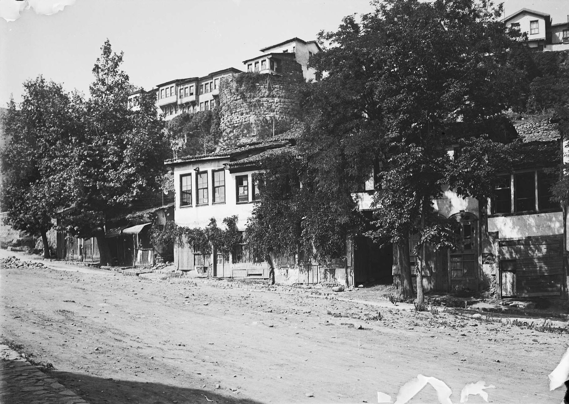 Bursa Evleri ve Kale Suru