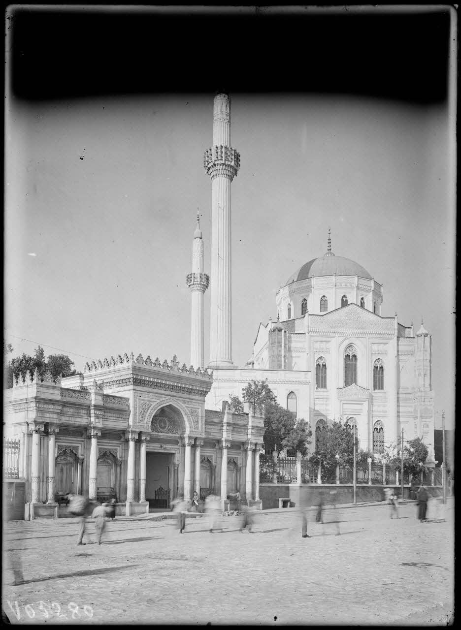 Pertevniyal Valide Sultan Camii