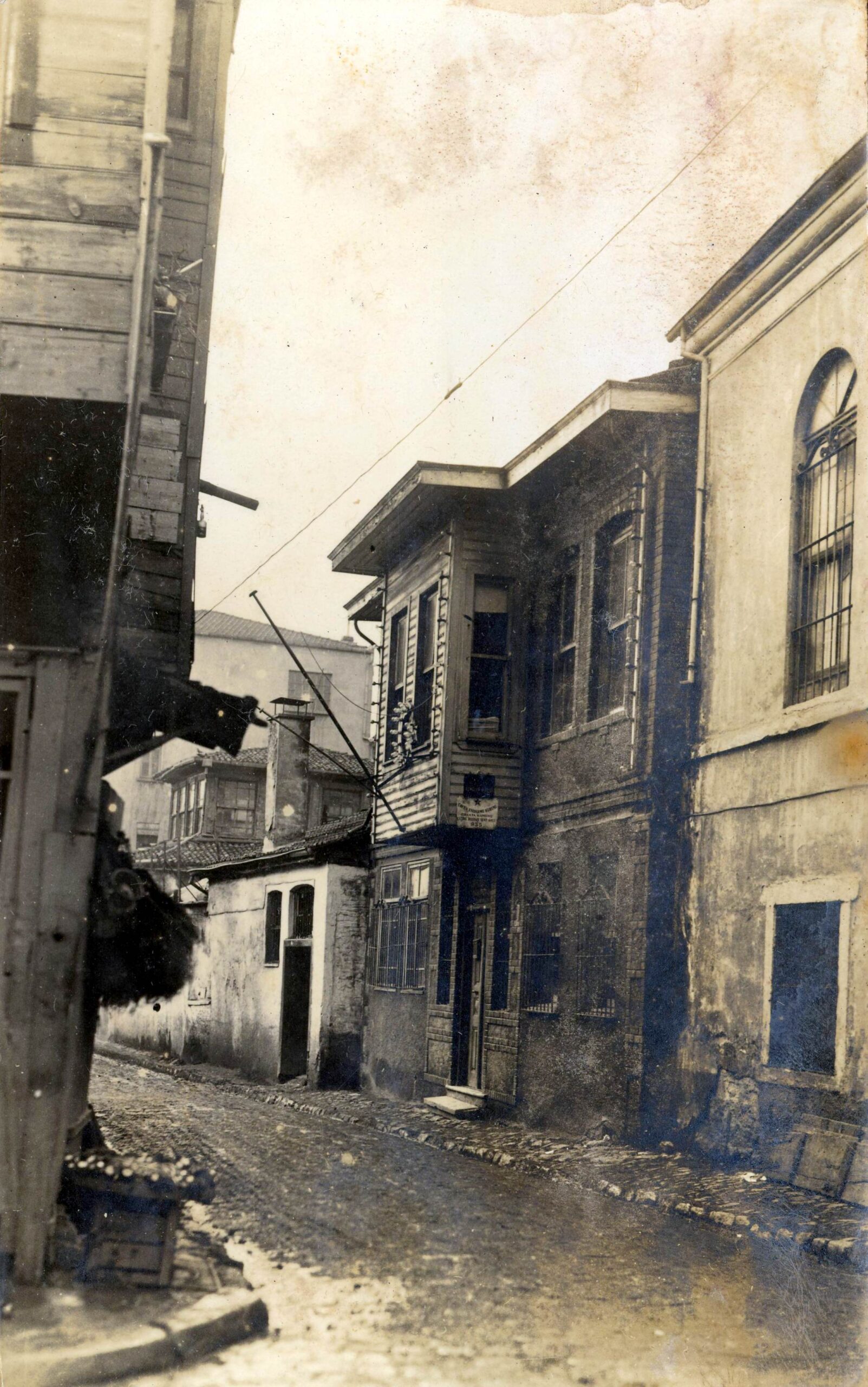 Sarı Emine Hatun Mektebi