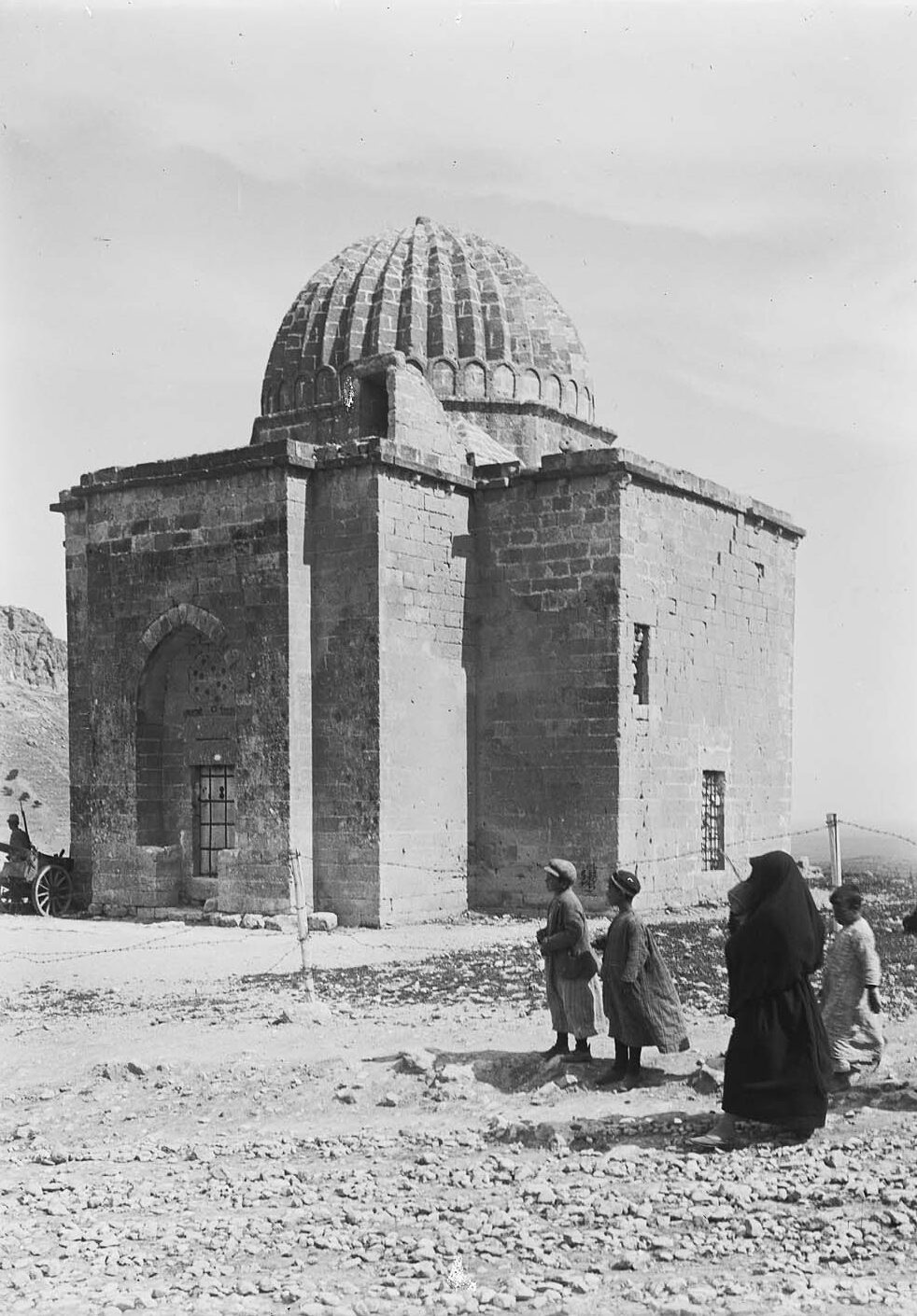 Sultan Hamza Türbesi