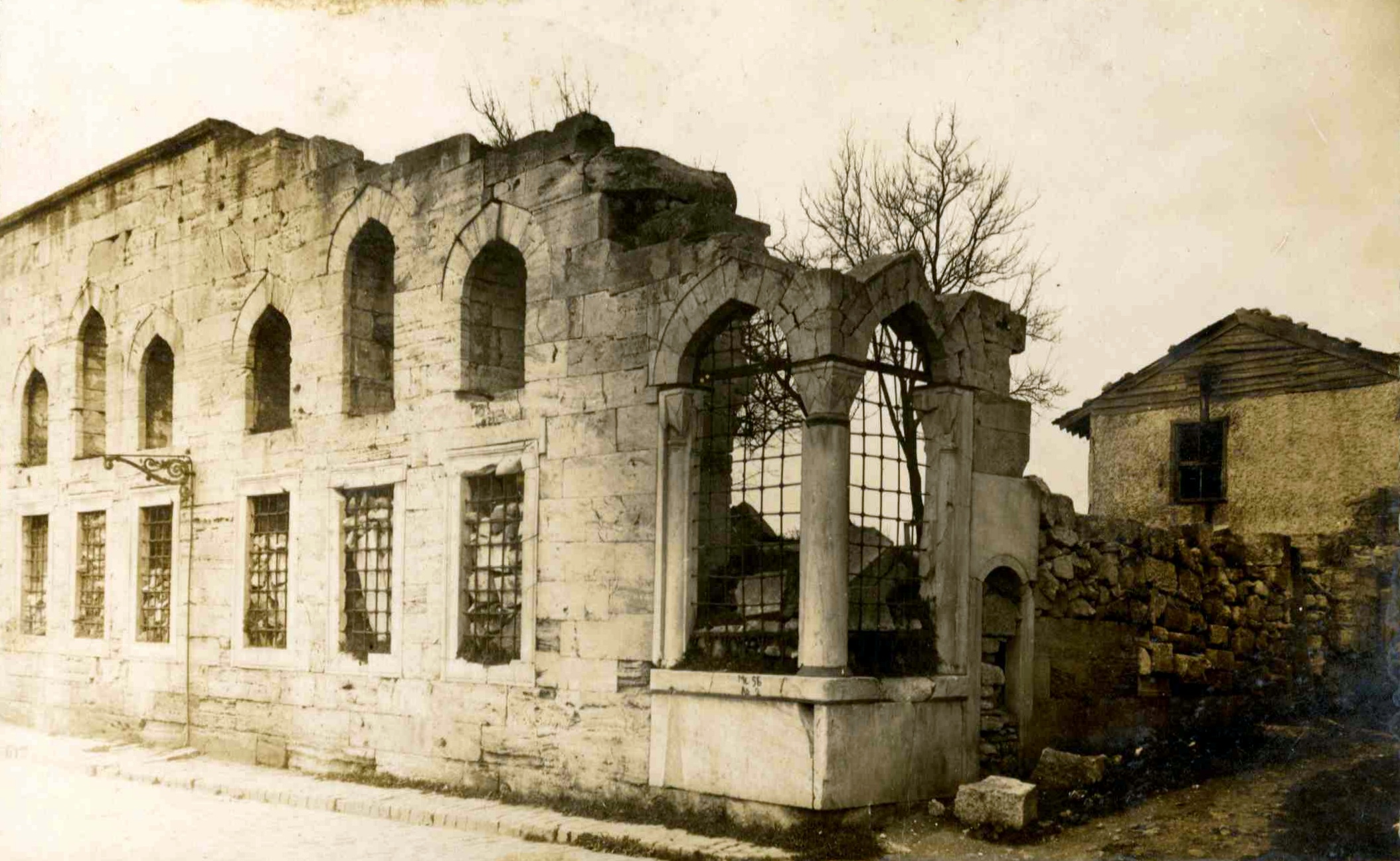 Efdalzade Sebili ve Malulzade Medresesi