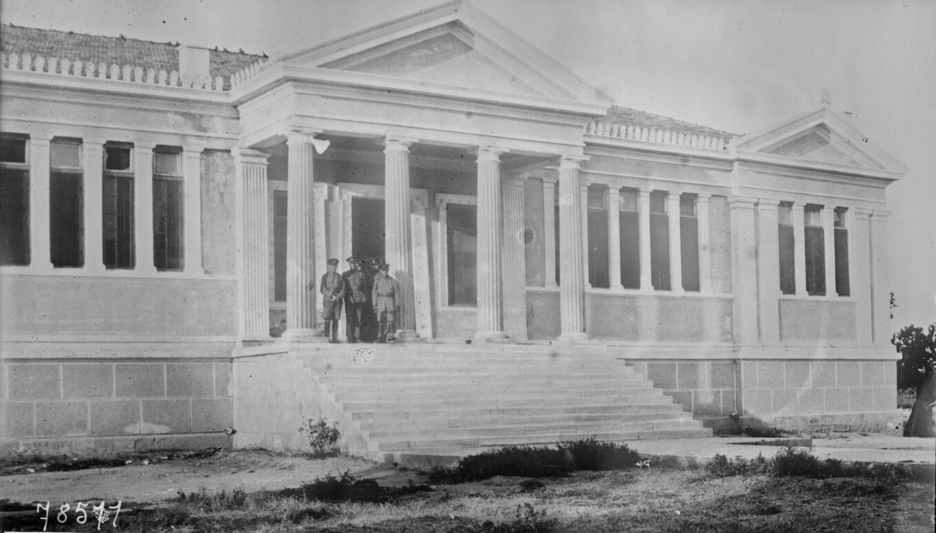 İngiliz Karargahı Olarak Kullanılan Çanakkale Rum Erkek Mektebi