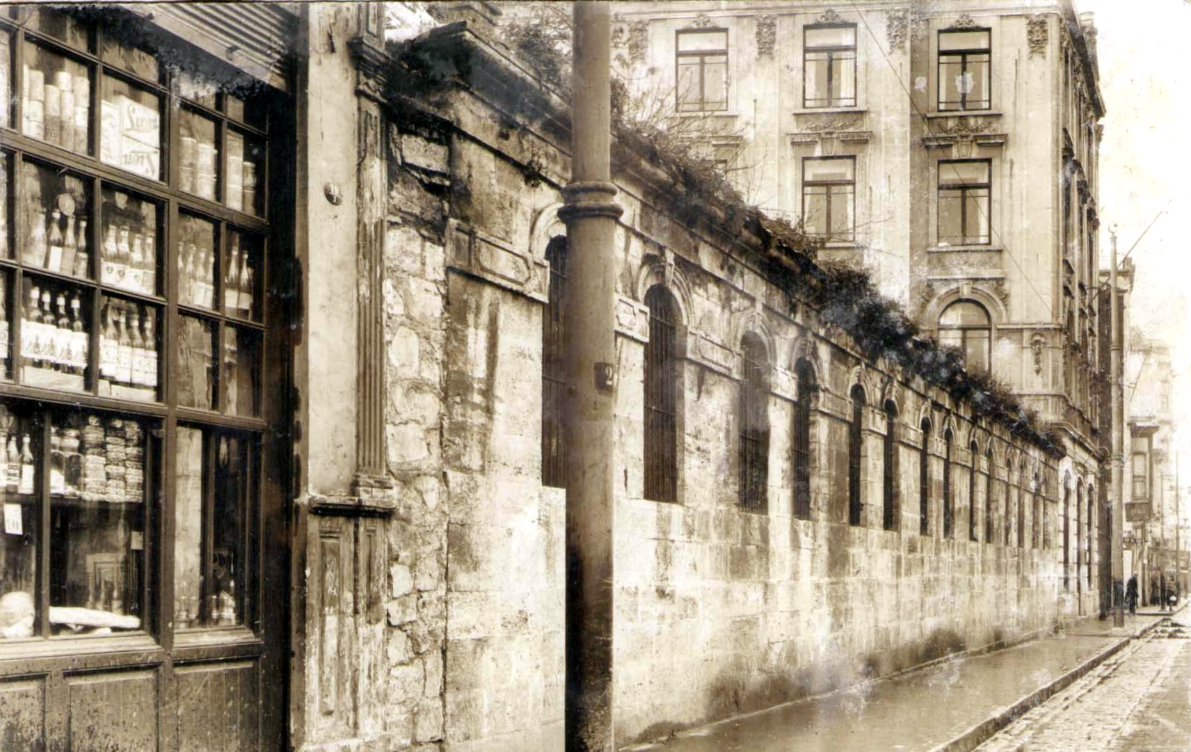 Kayış Mustafa Ağa Medresesi
