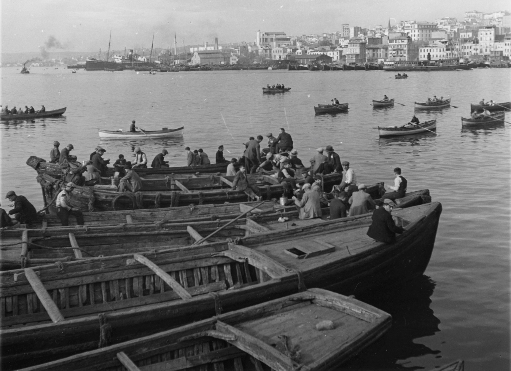 Balıkpazarı İskelesi’nde Tekneler