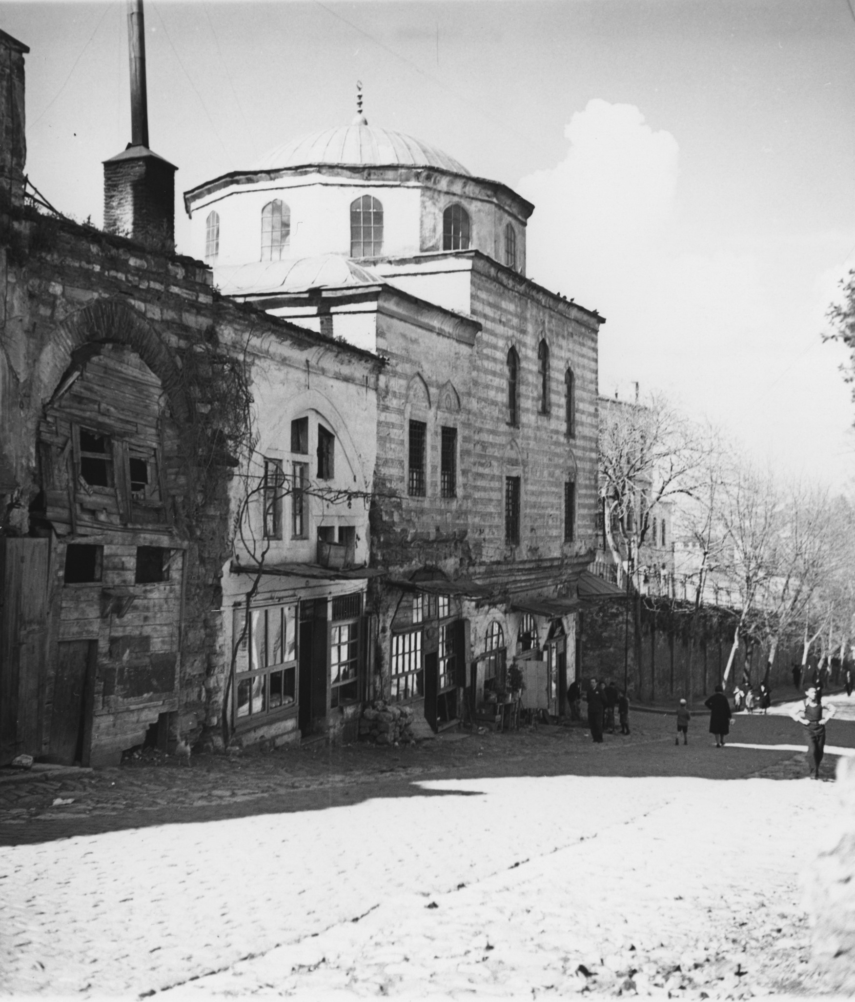 Hacı Beşir Ağa Camii ve Alayköşkü Caddesi