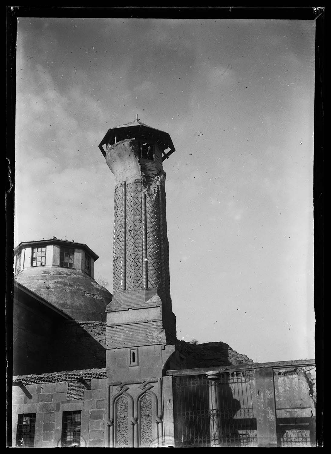 Fine Minareli Medrese Minaresi