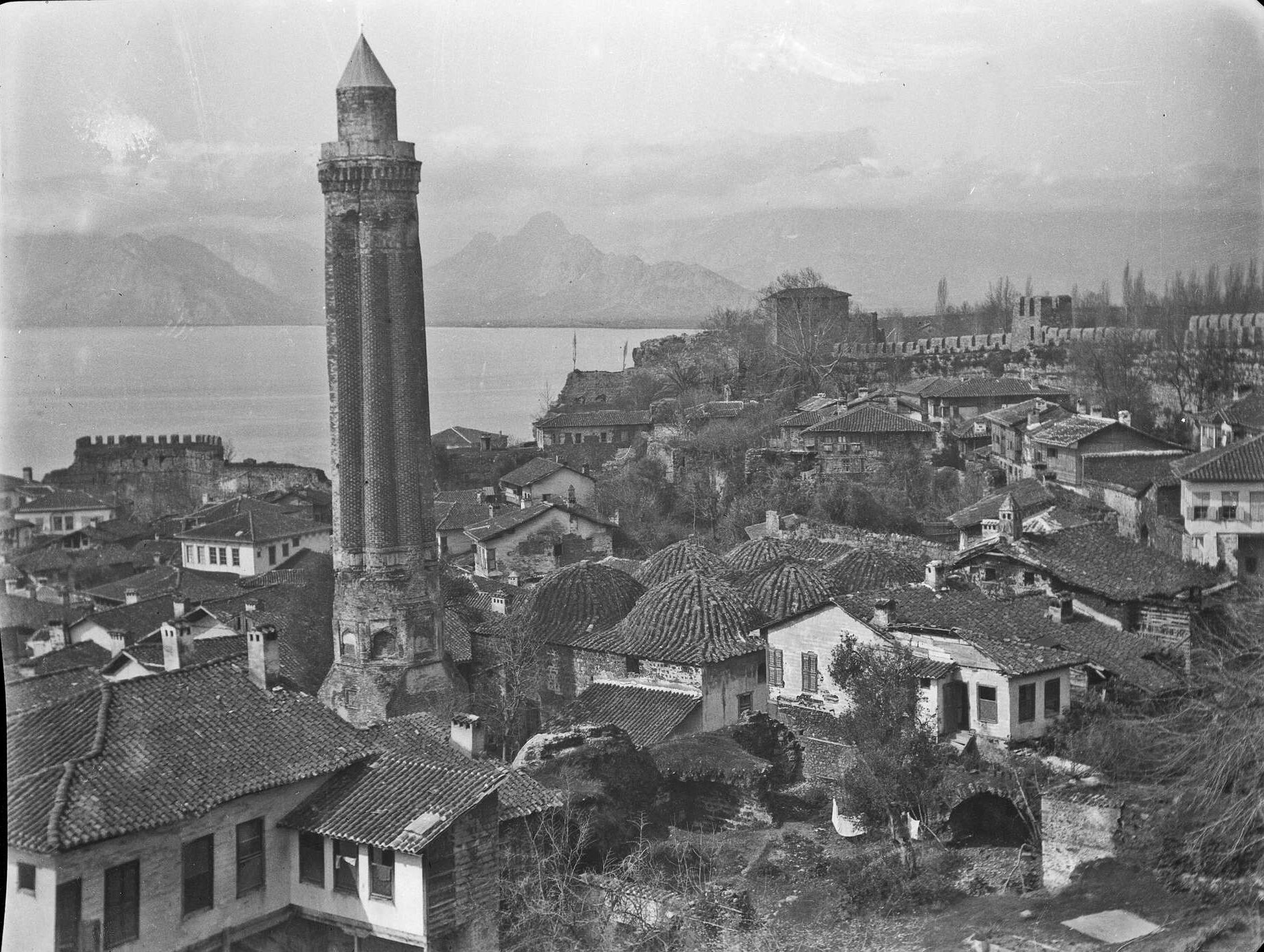 Yivli Minare Camii