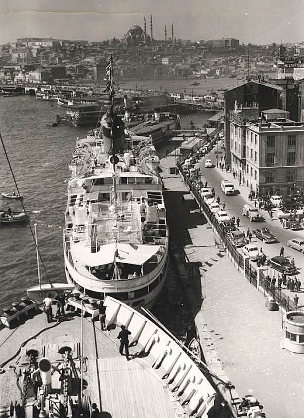 Opinion on Galata Bridge from the ship in the port