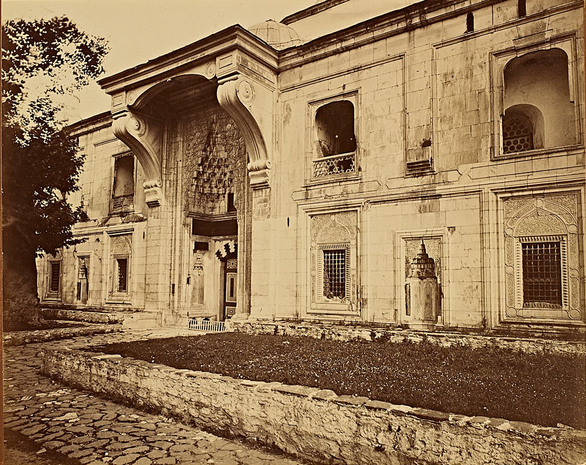 Sultan I. Mehmed Camii’nin girişi