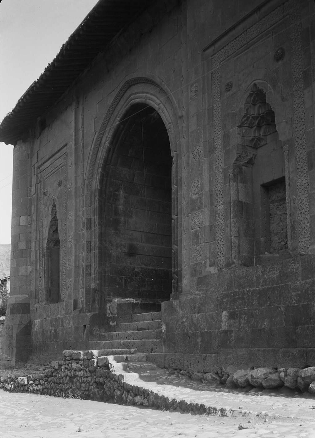 Gök Medrese Camii Girişi