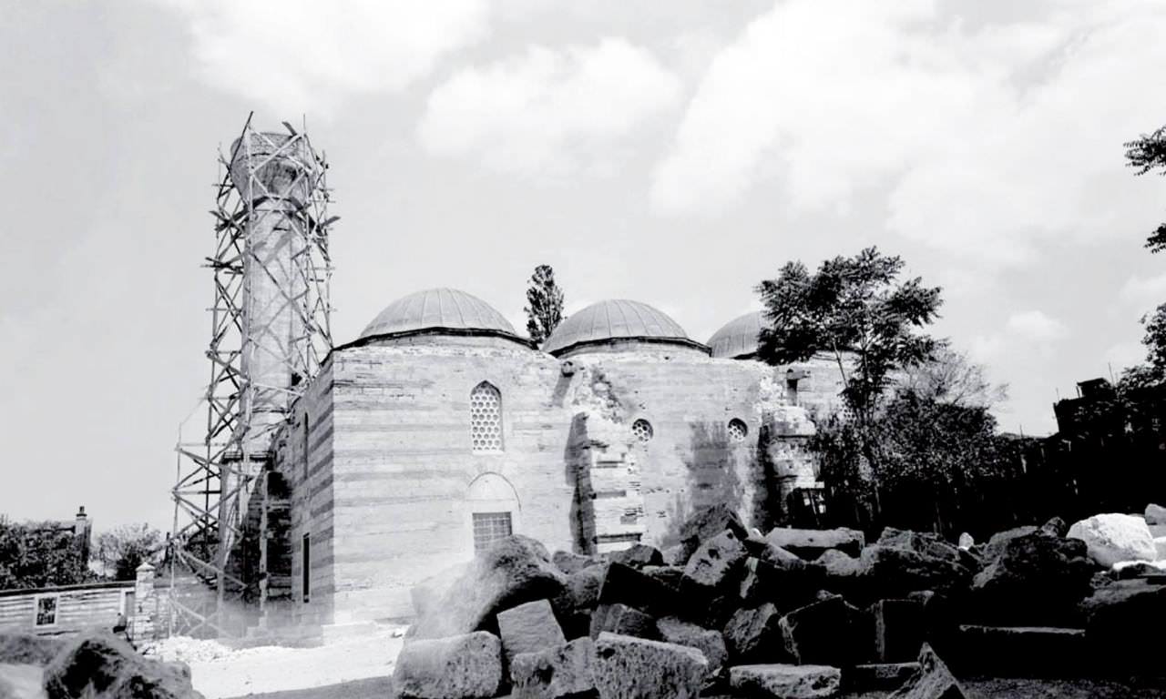 Zincirlikuyu Atik Ali Paşa Camii Minaresi Onarılırken