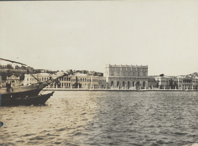 Dolmabahçe Sarayı