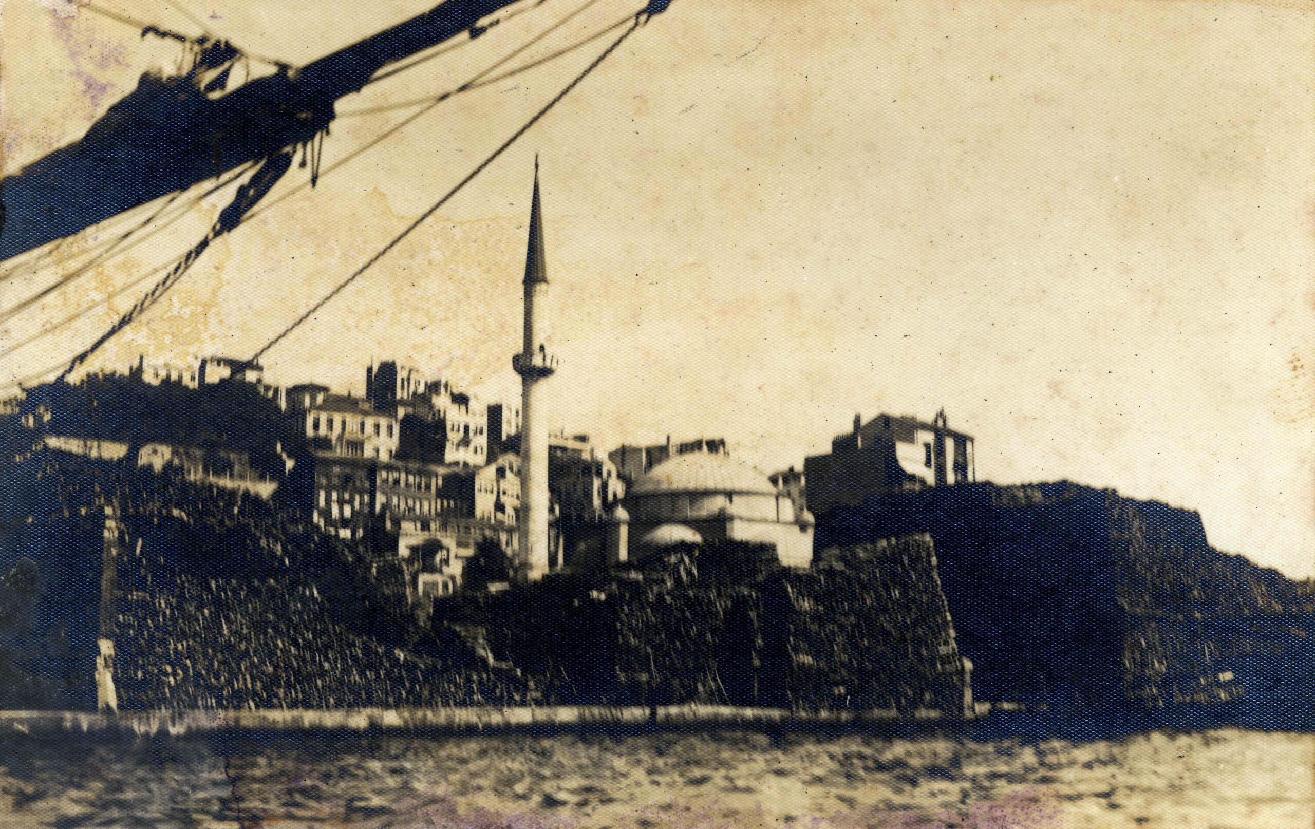 Fındıklı Molla Çelebi Camii ve Odun Deposu