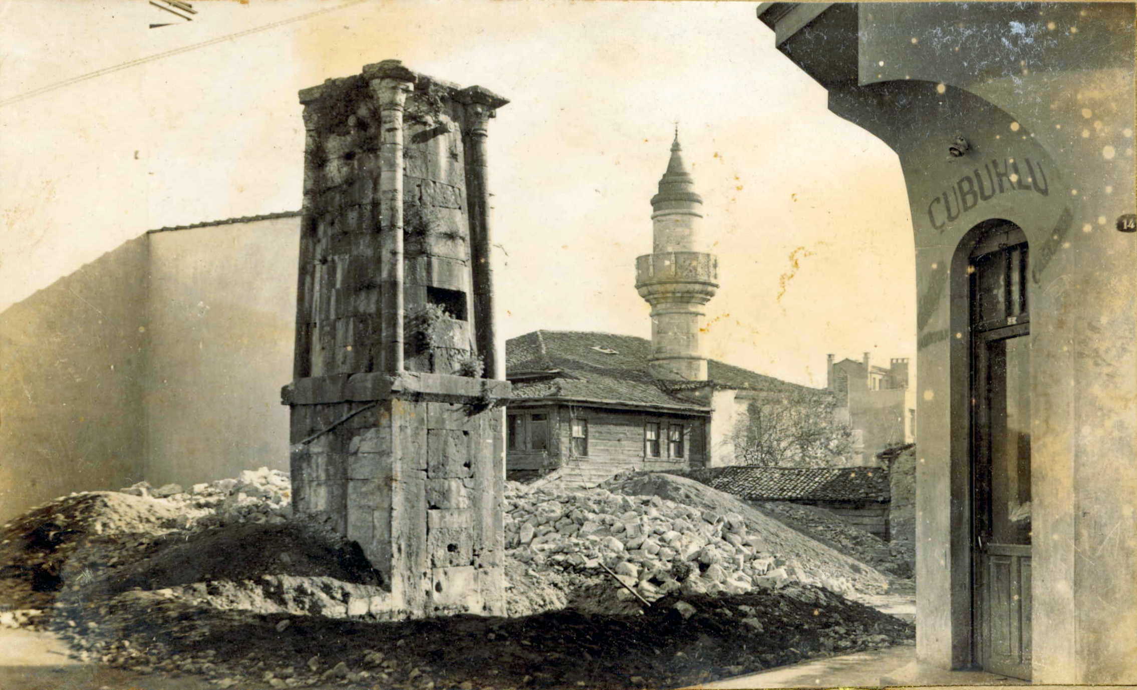Su Terazisi ve Dülgerzade Camii