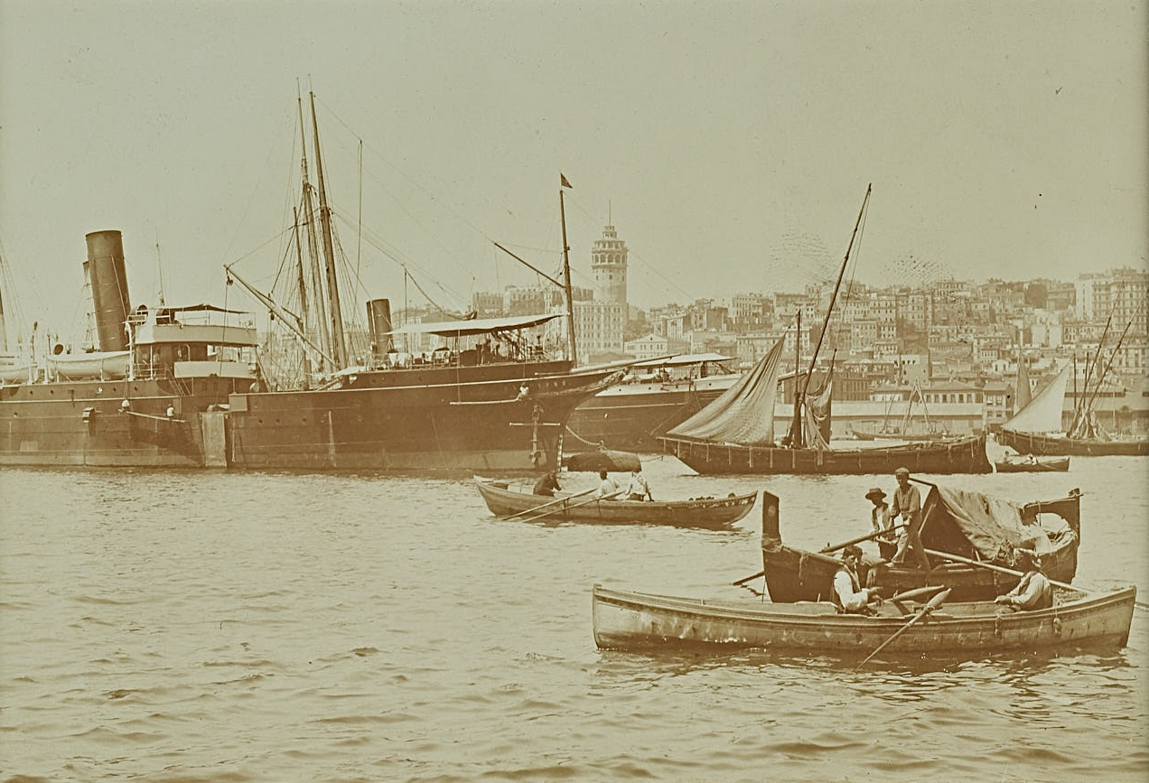 Karaköy Rıhtımı ve Galata