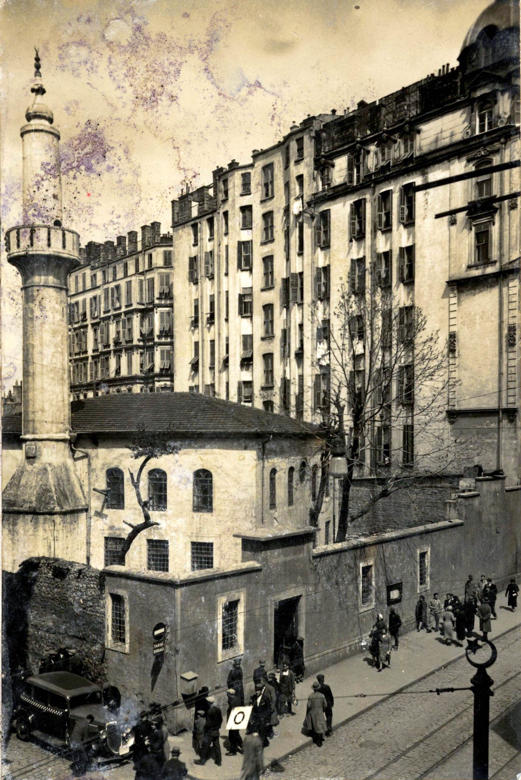 Ağa Camii