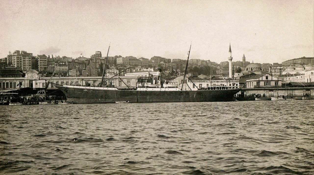 Antalya Vapuru ve Tophane Rıhtımı