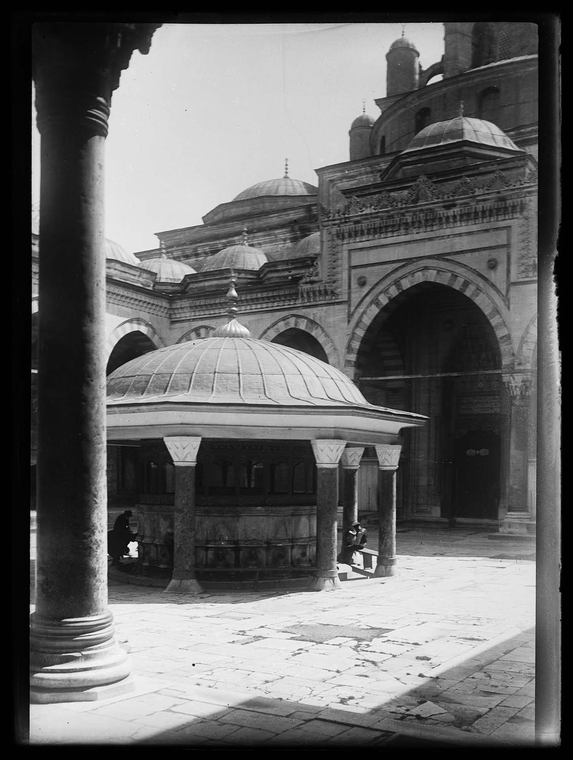 Beyazıt Camii Şadırvanı