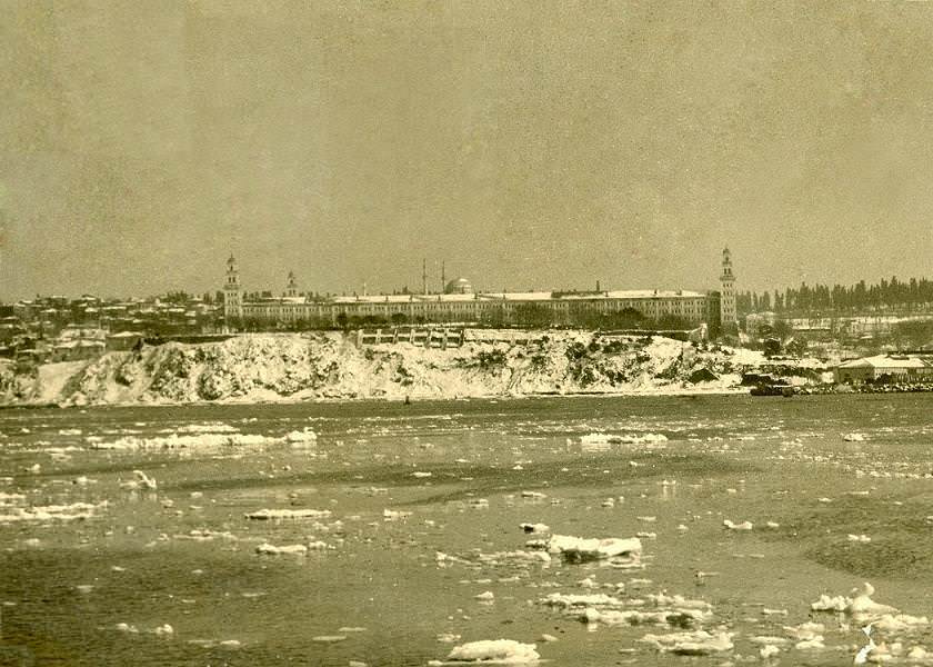 Boğaz’da Buzlar Yüzerken Selimiye Kışlası