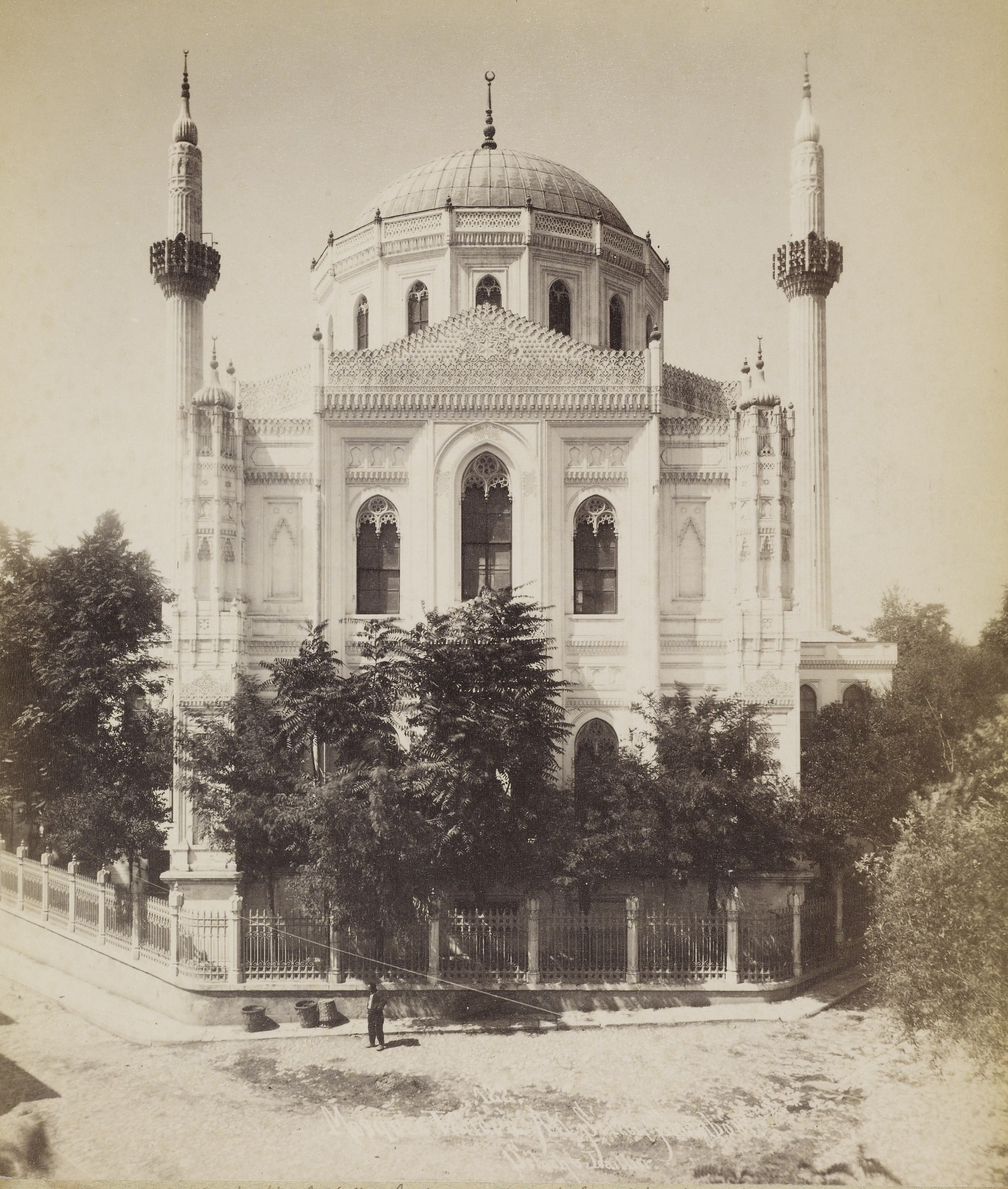 Valide Sultan Camii