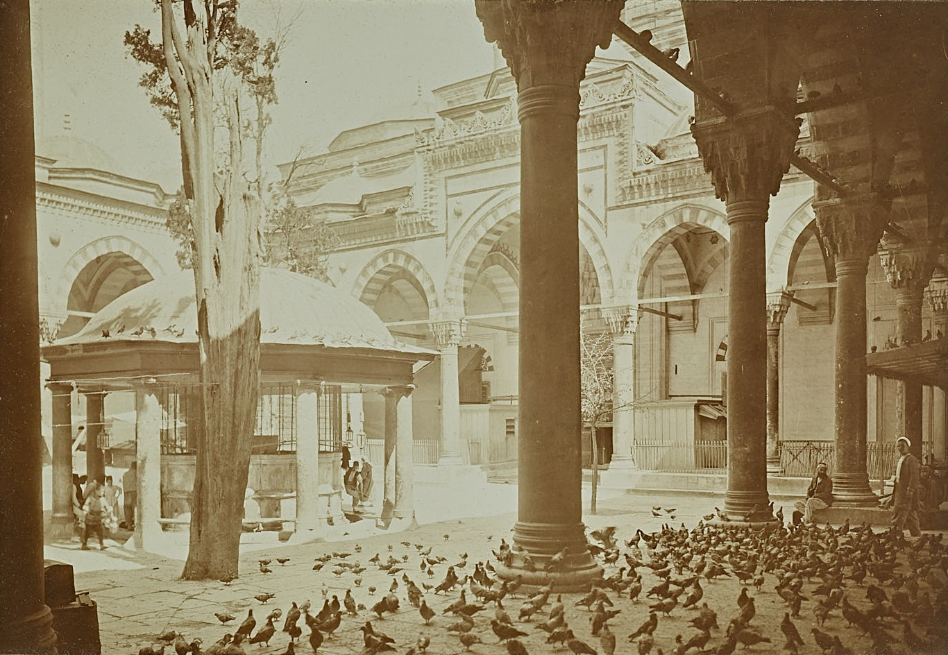 Beyazıt Camii Şadırvanı