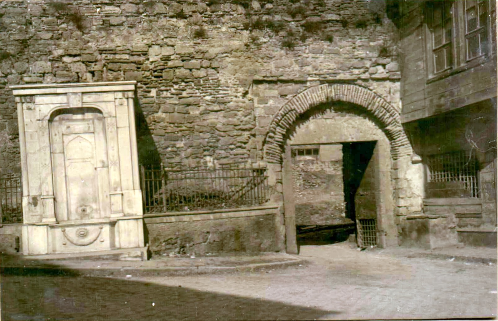 Aya Kapısı