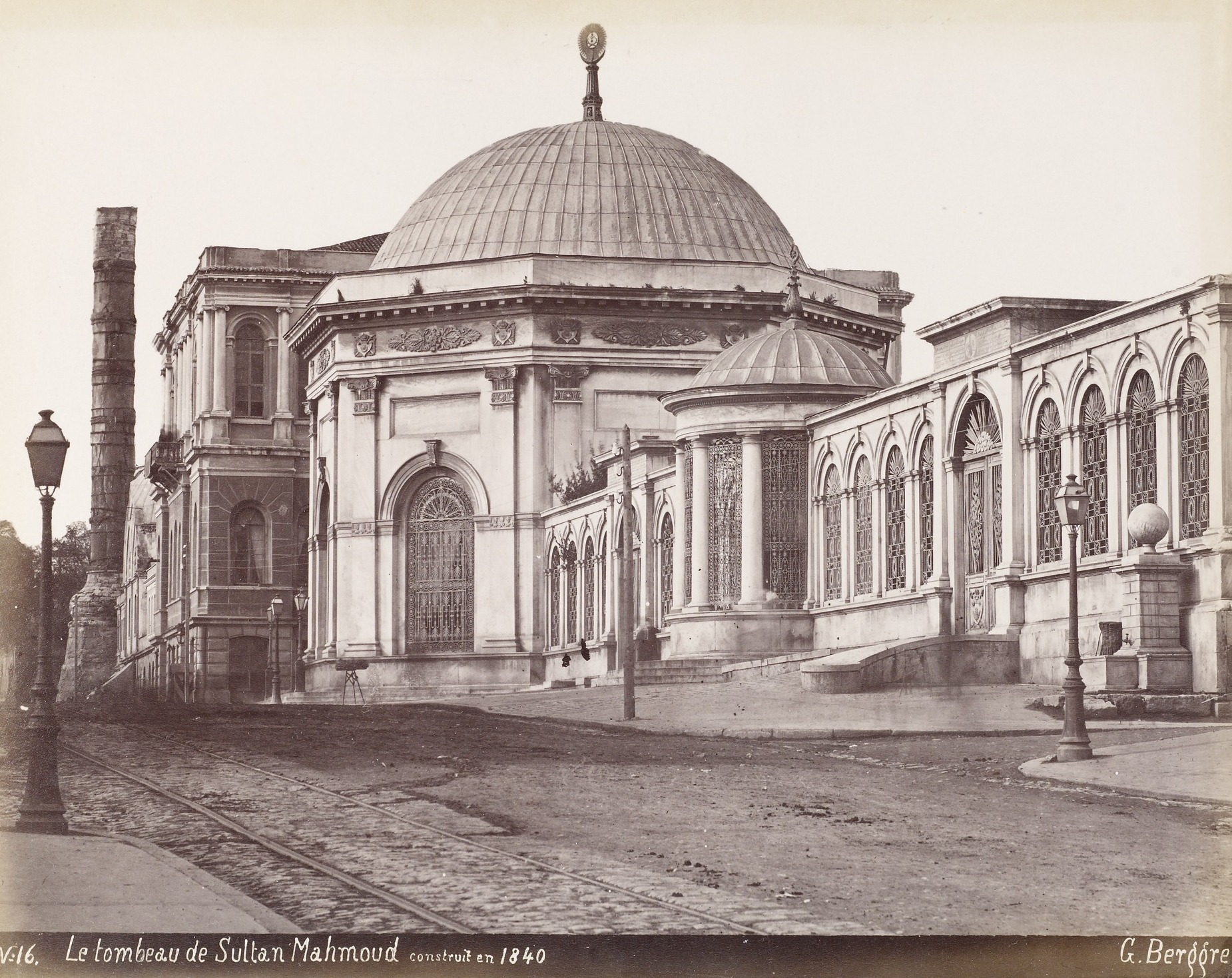 Sultan Mahmut Türbesi