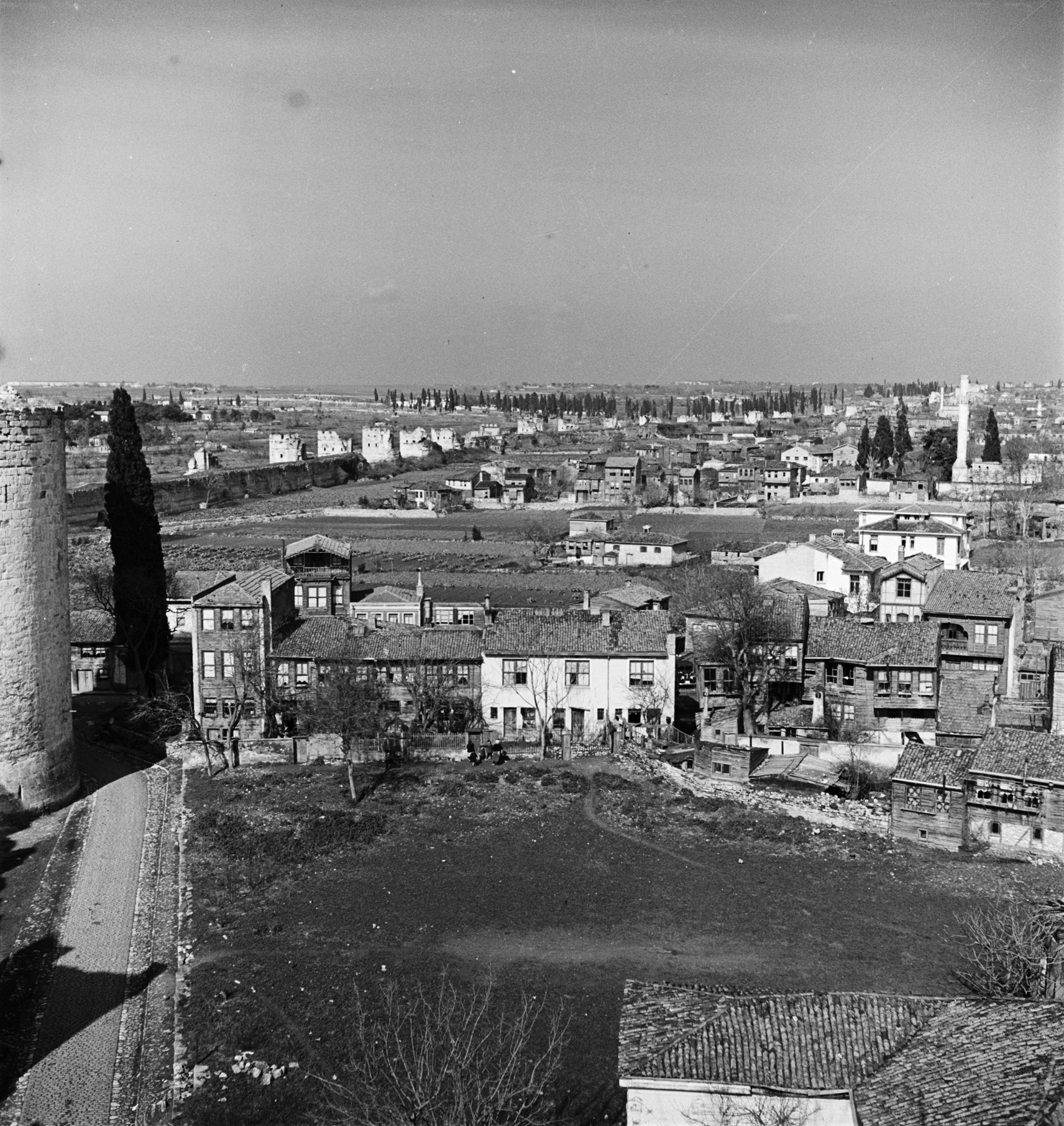 Yedikule Hisarı’ndan Yedikule, Surlar, Bostanlar