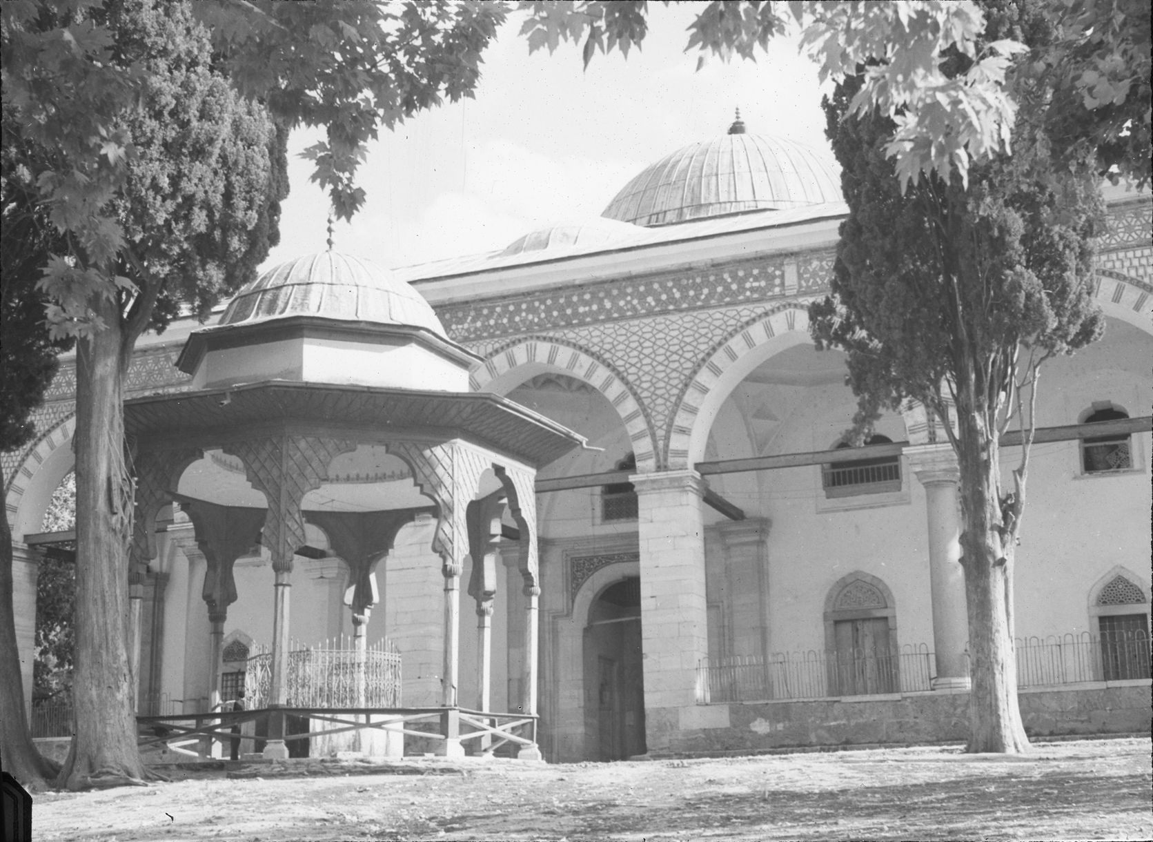 Bursa Muradiye Mosque Son Cemaat Place and Şadurvan