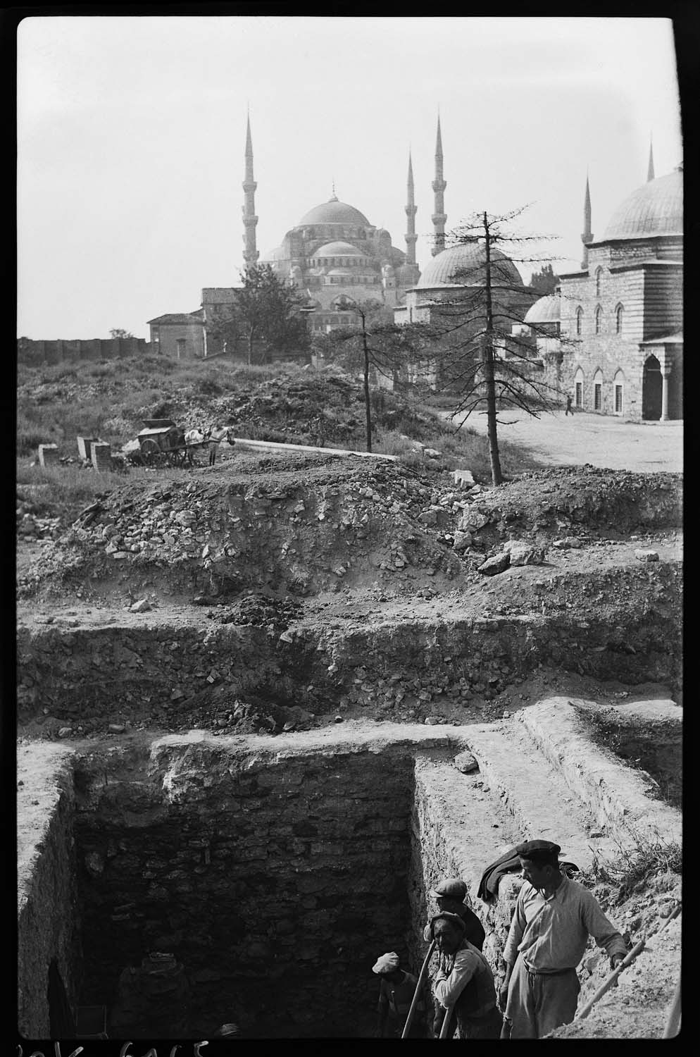 Büyük Saray Kazıları