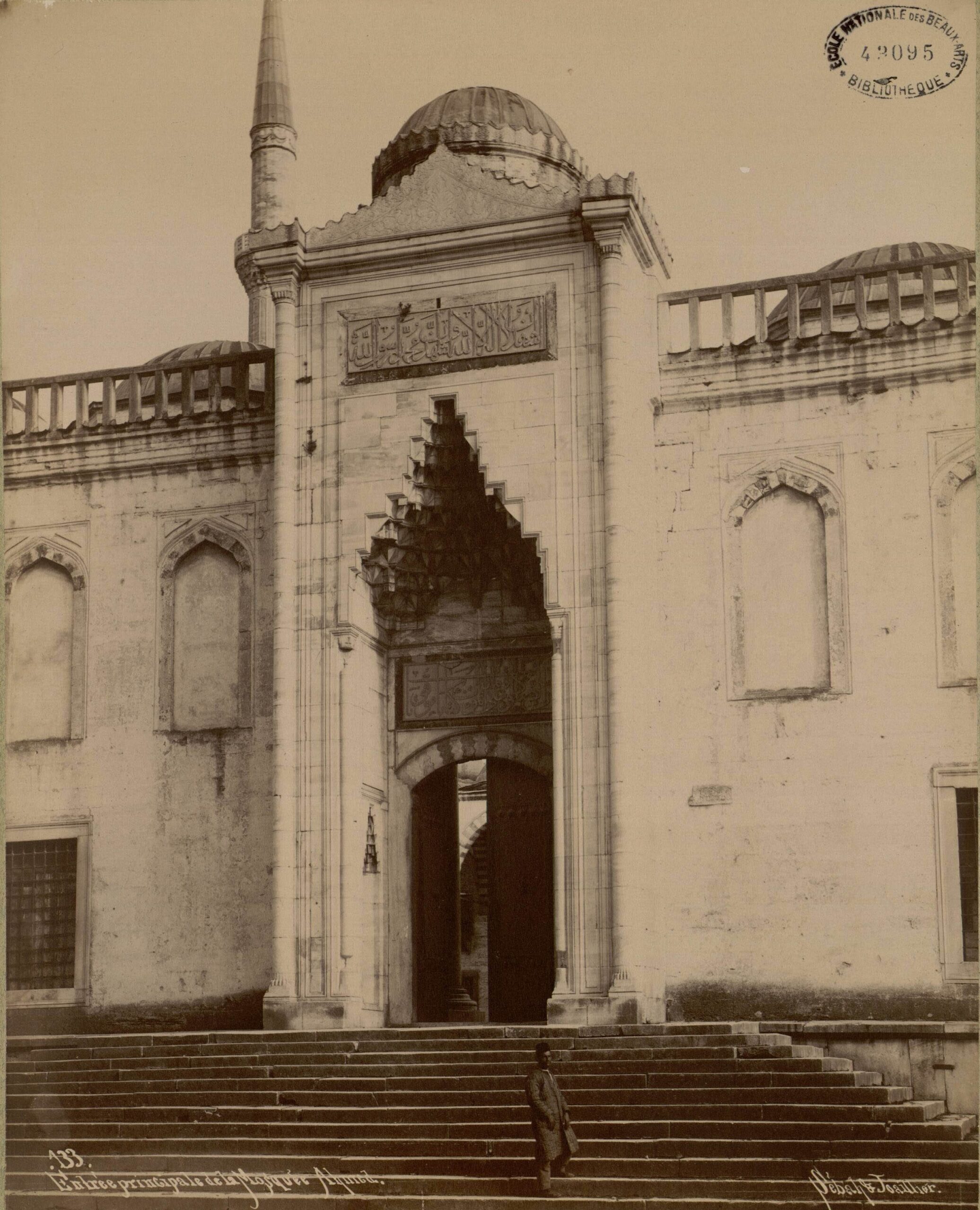 Ahmed Camii Avlu Girişi