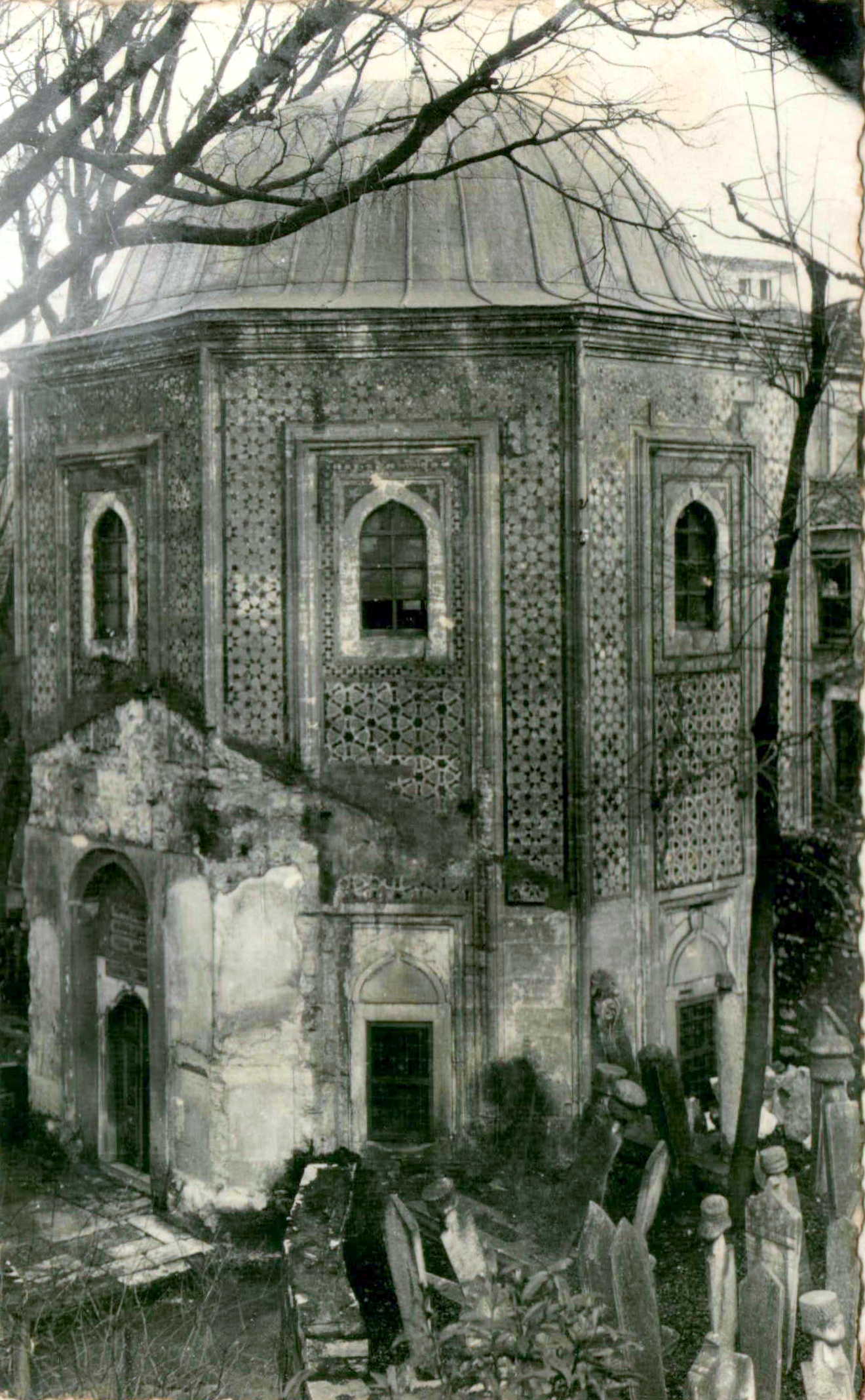Mahmut Paşa Türbesi