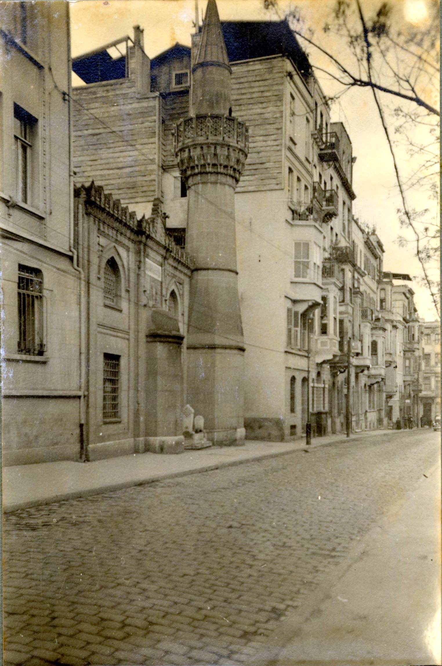 Kamer Hatun Camii