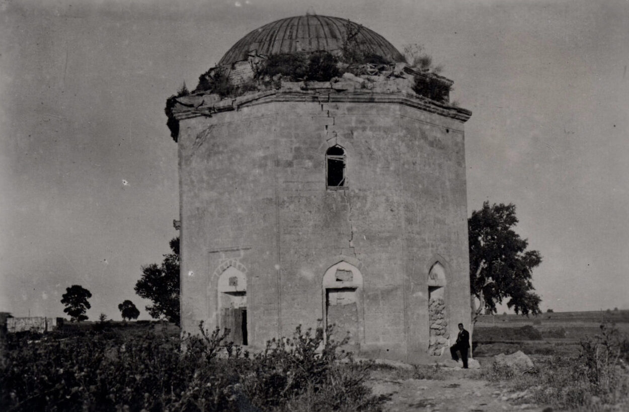 Binbir Oklu Ahmet Baba Türbesi