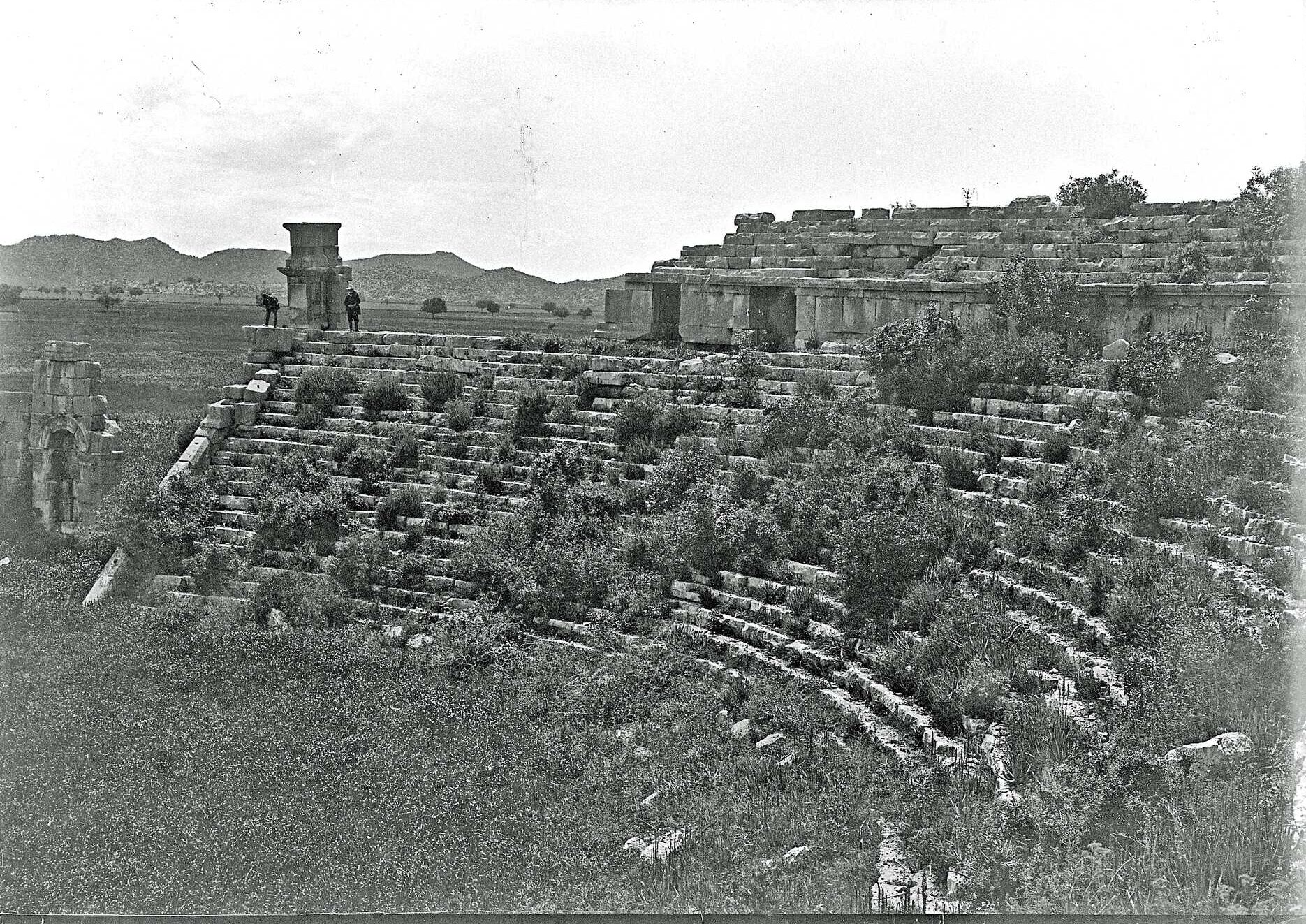 Myra Antik Tiyatrosu