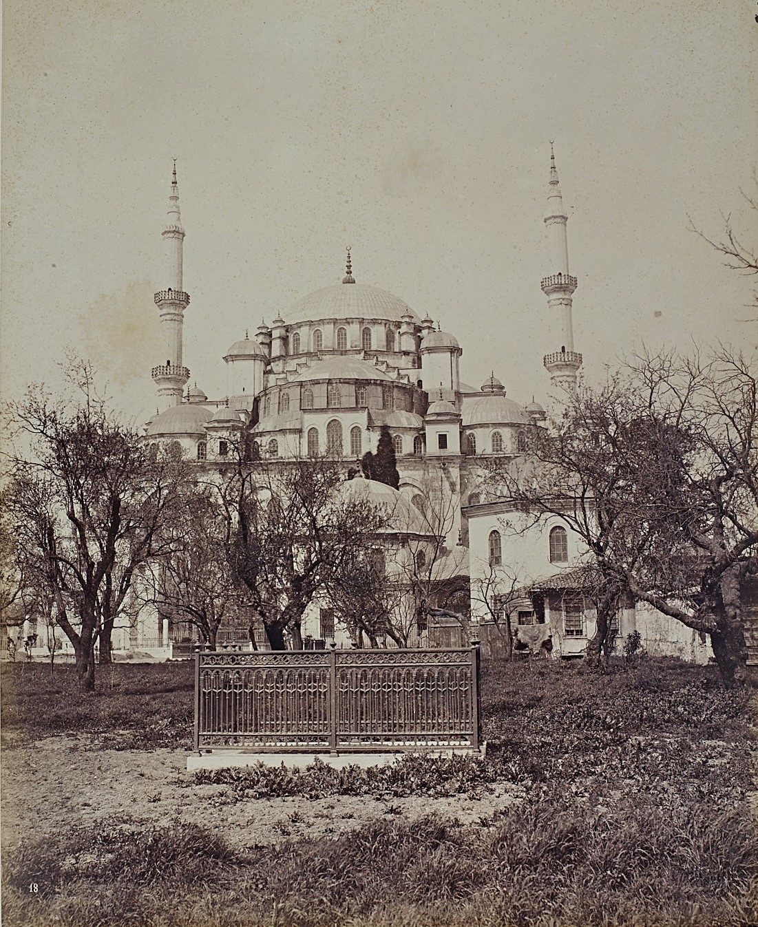 Fatih Camii’nin Dışarıdan Görünüşü