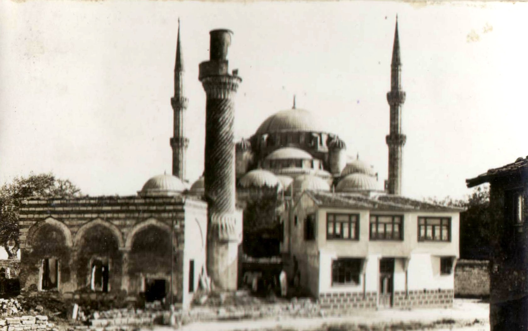 Burmalı Mescit