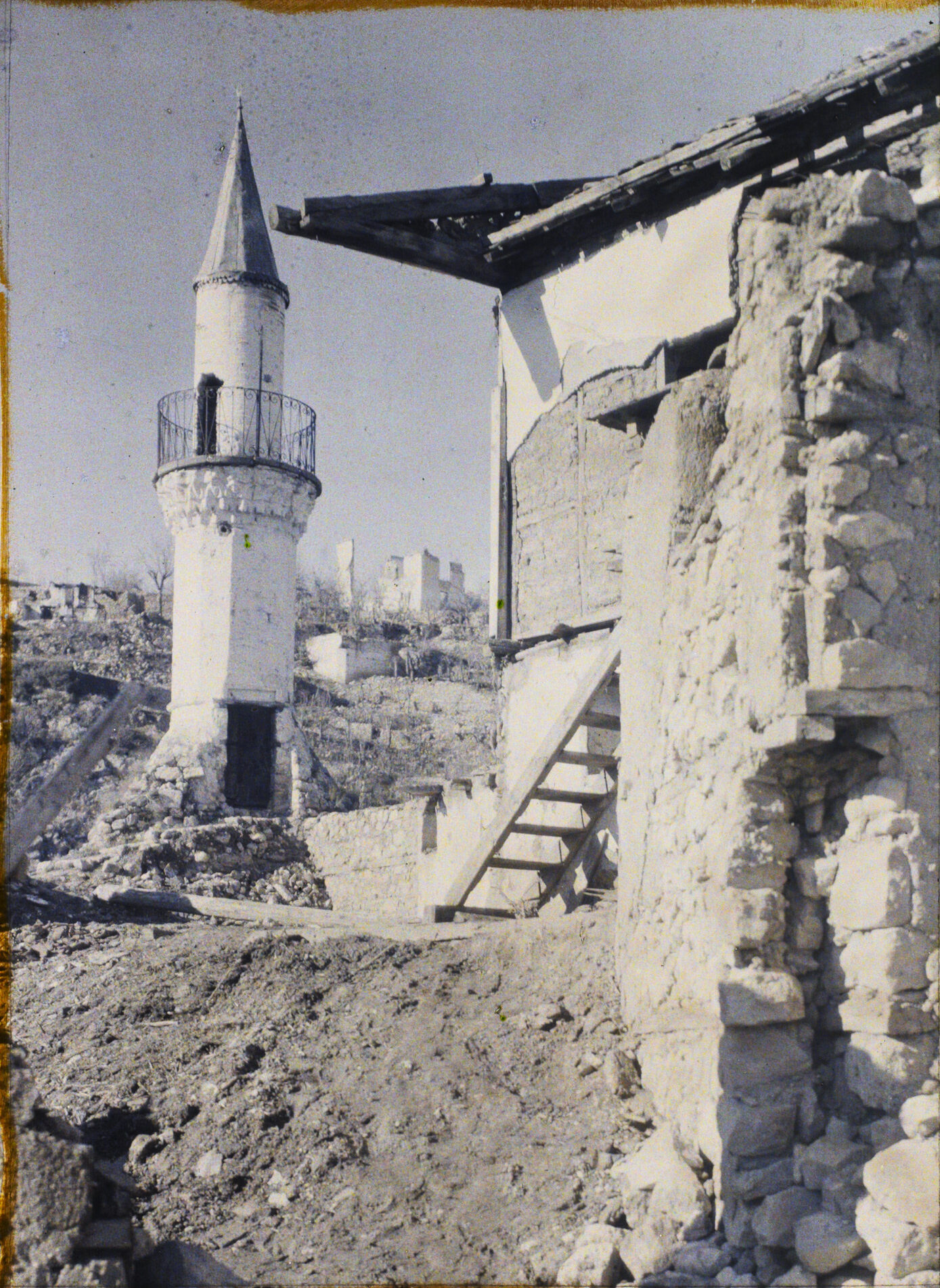 Şeyh Edebali Türbesi Yakınındaki Minare