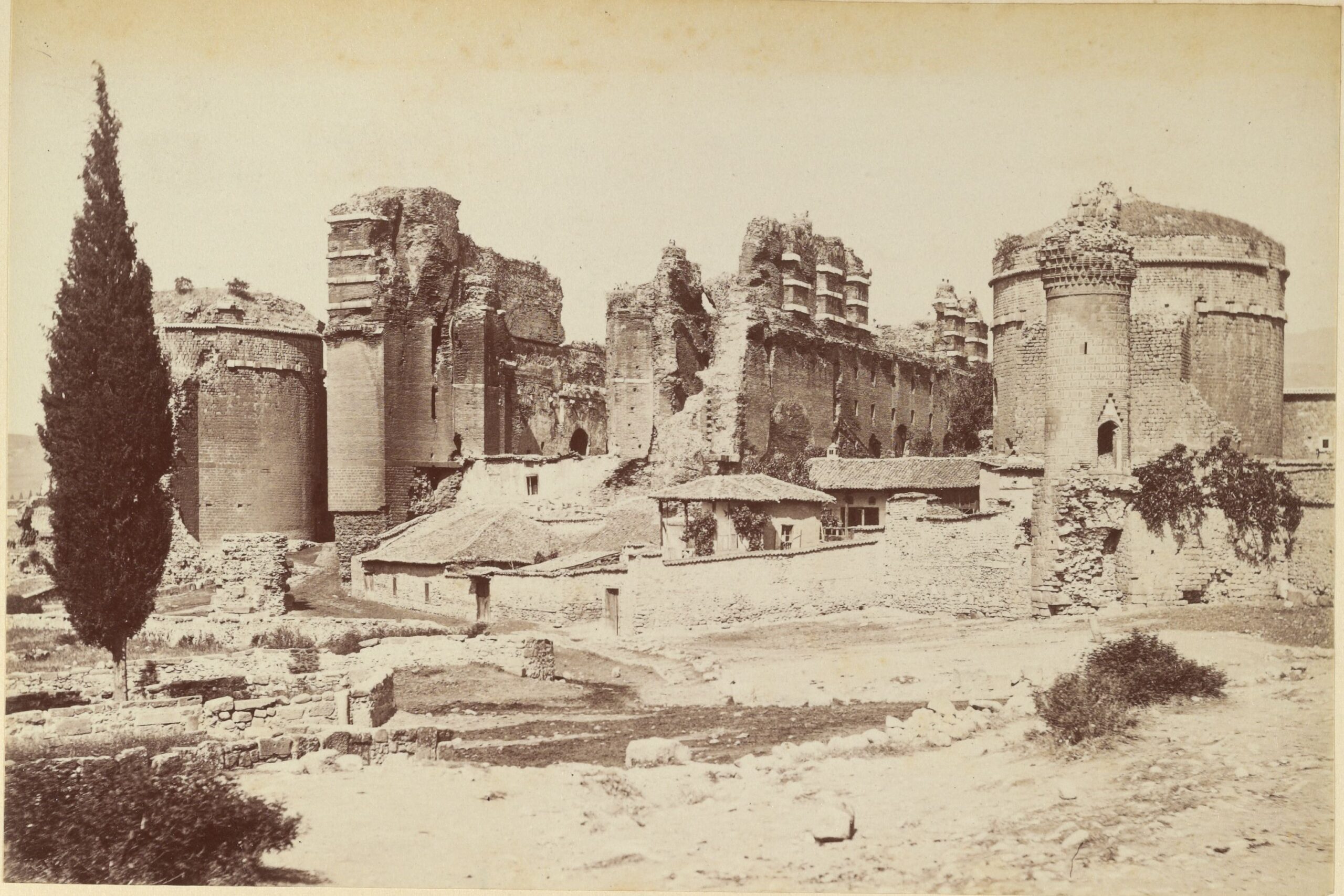 Bergama Kızıl Avlu