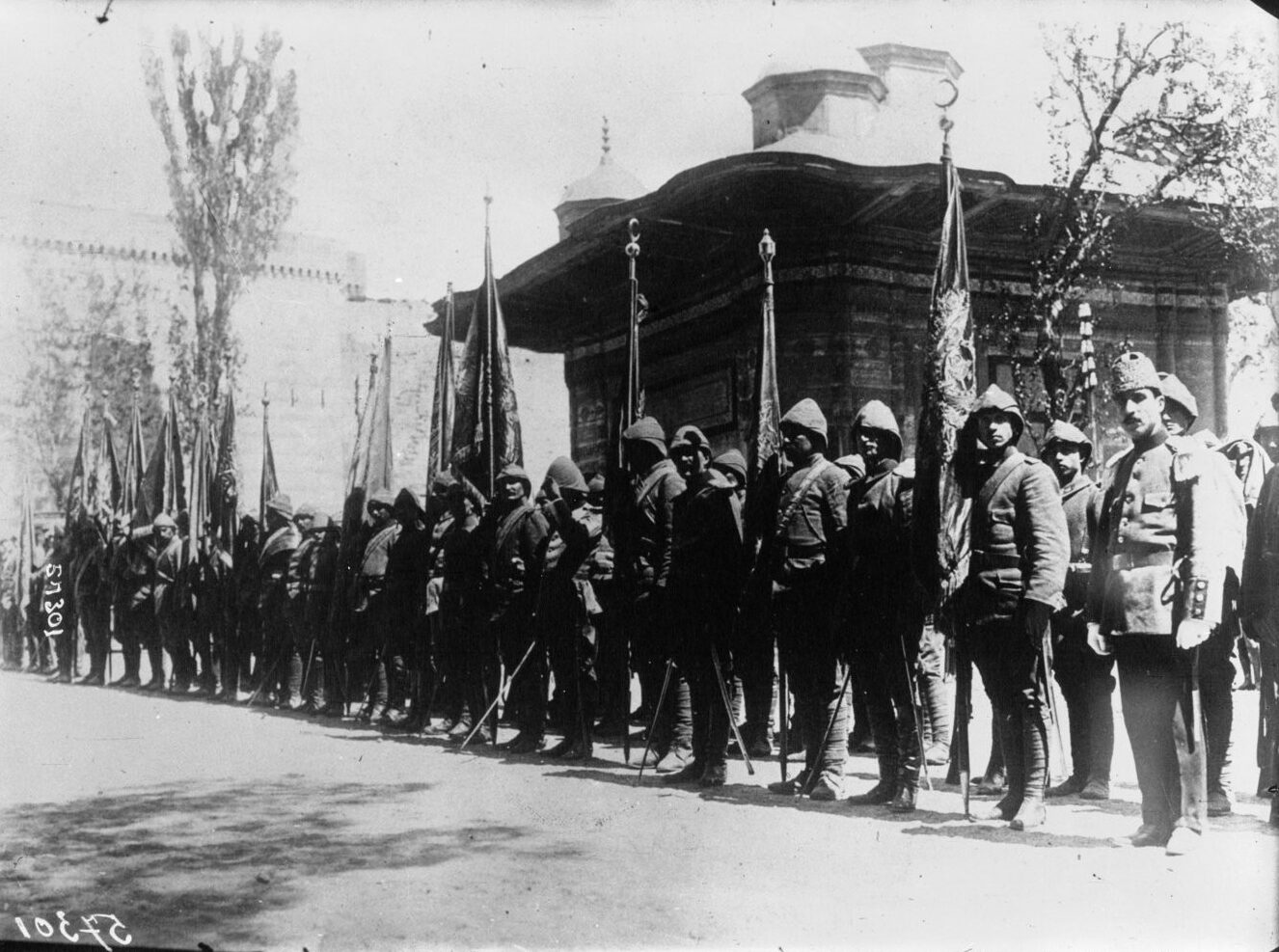 III. Ahmet Çeşmesi Önünde Çanakkale Zaferi Kutlaması