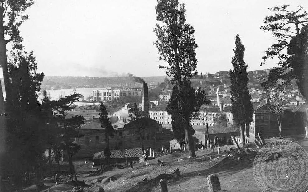 Şişhane Cemetery’ndan Kasımpaşa’ya Bakış
