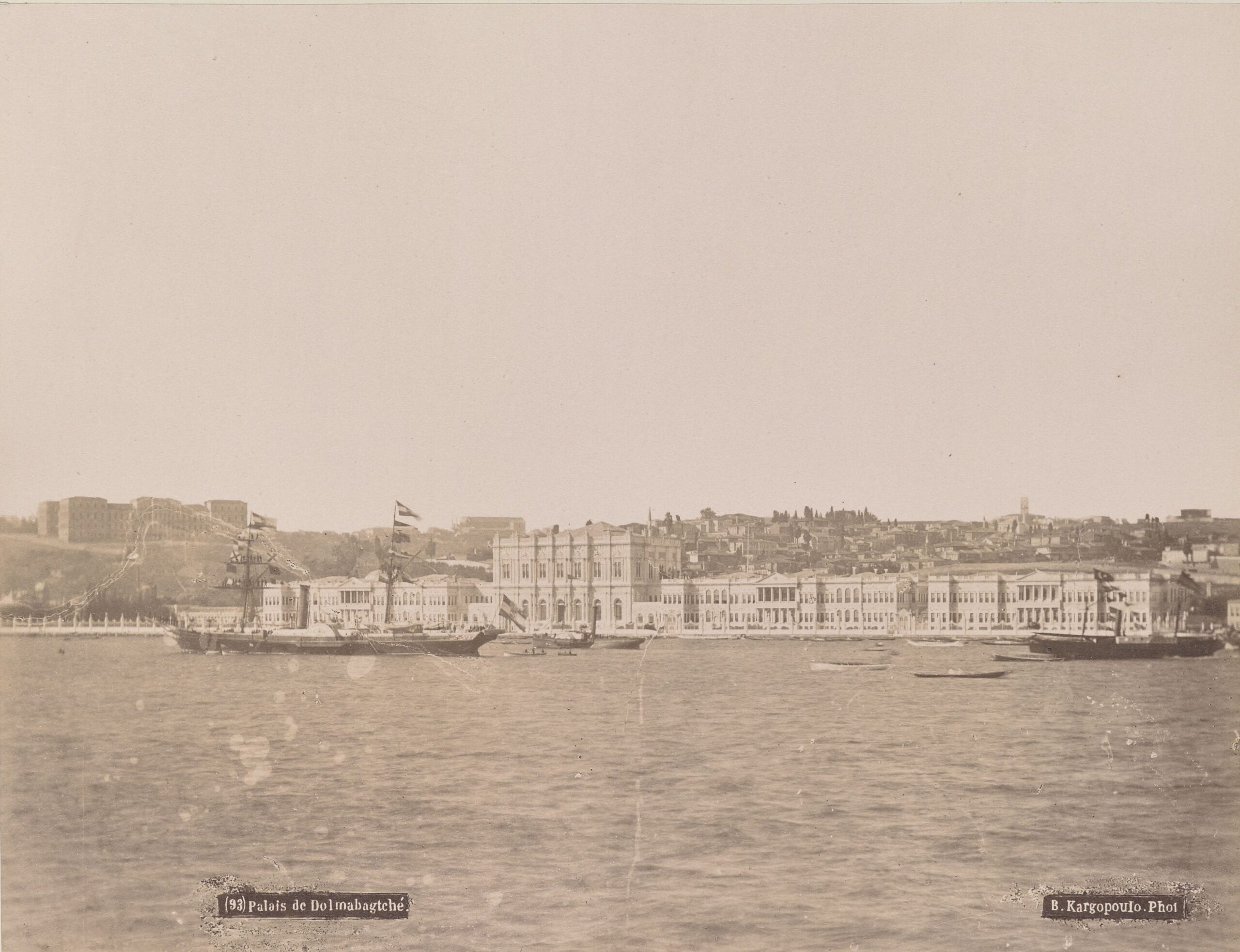 Denizden Dolmabahçe Sarayı