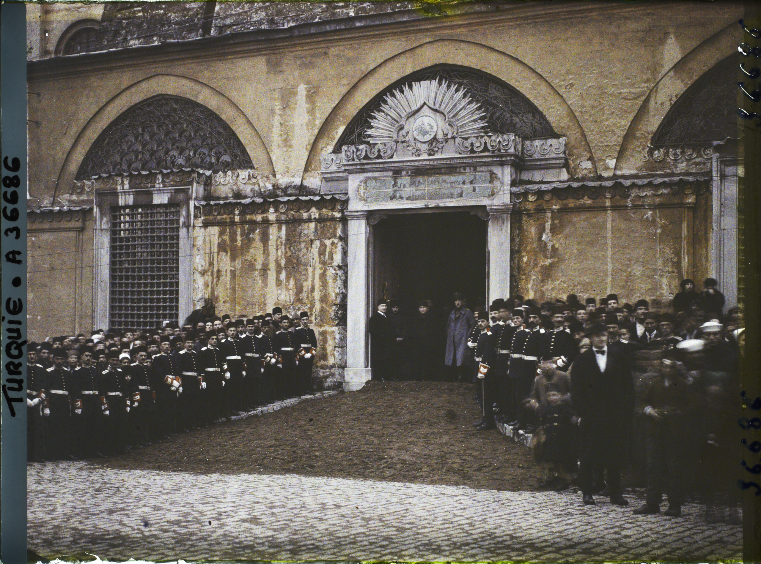 Halife Abdülmecid’in İlk Cuma Selamlığı