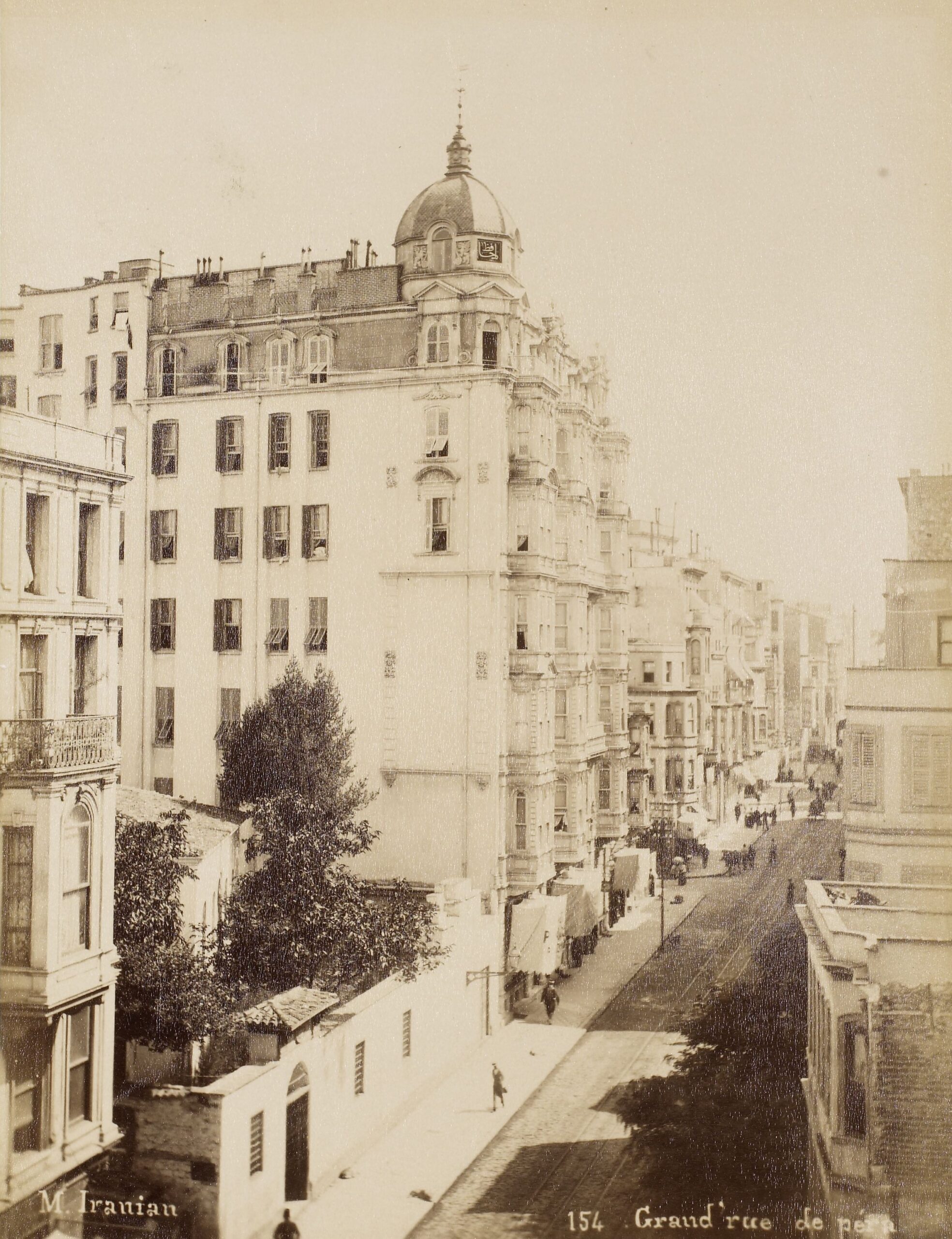 İstiklal Caddesi ve Ağa Camii