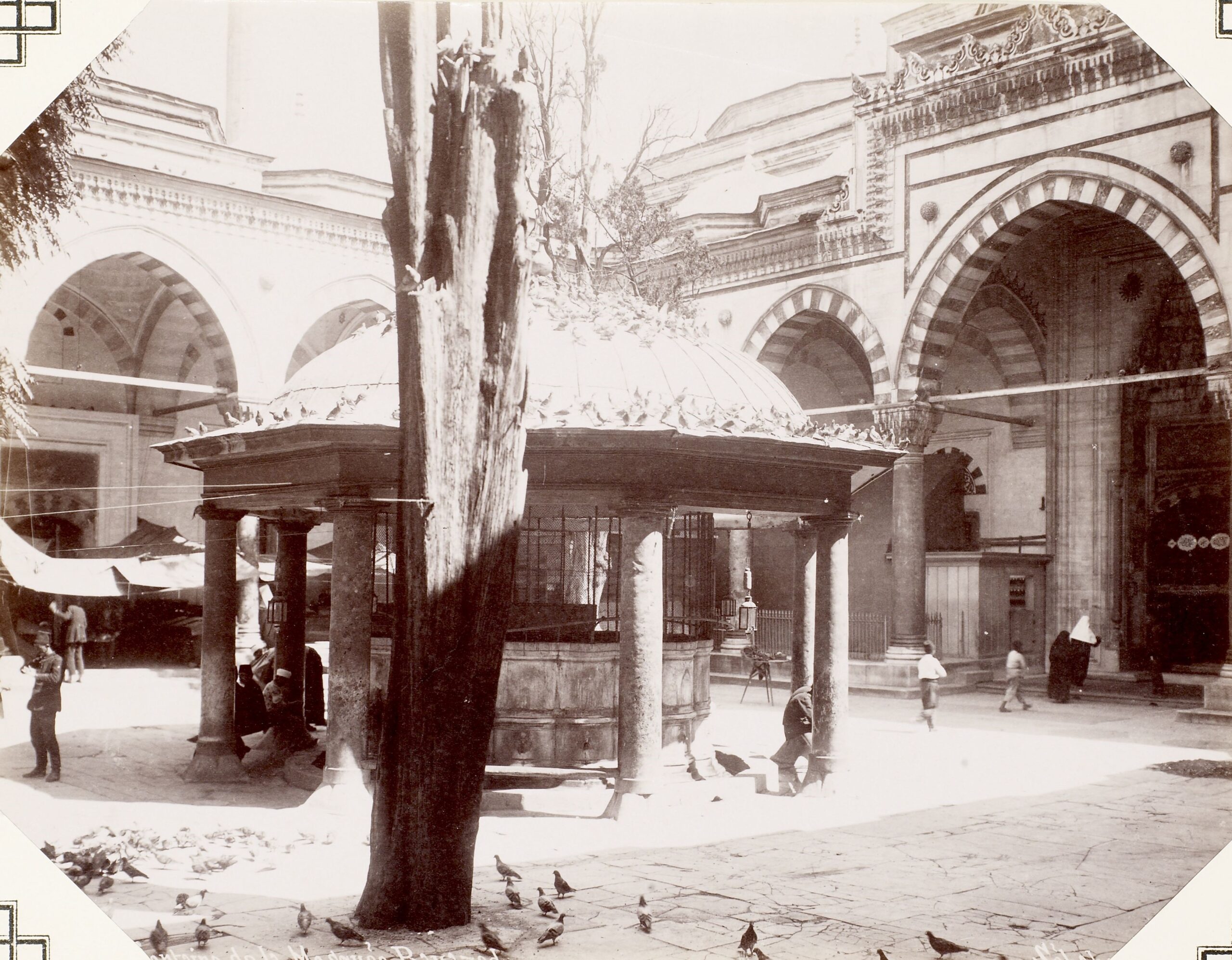 Beyazıt Camii Şadırvanı