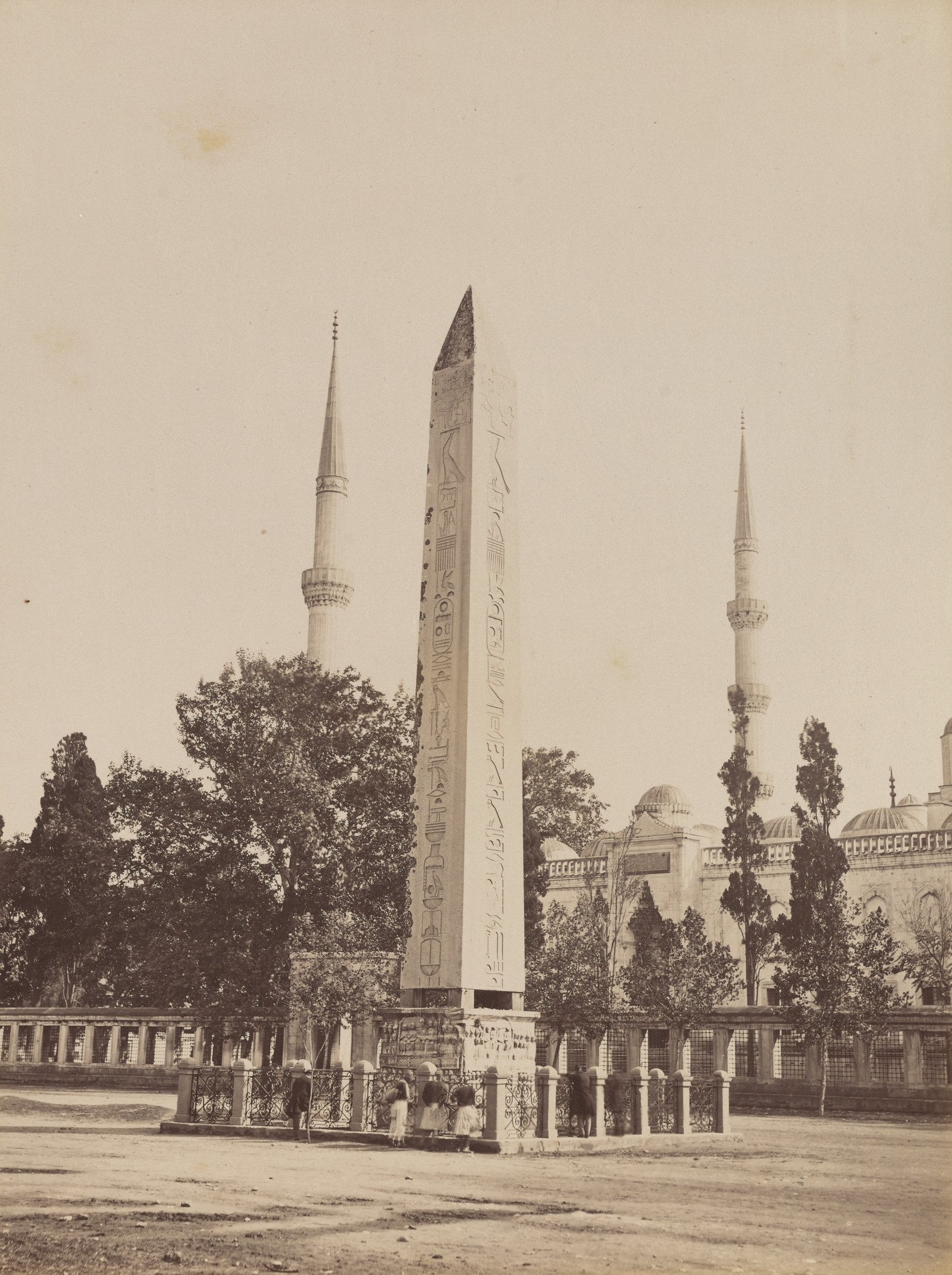 Dikilitaş ve Kaide Fotoğrafları