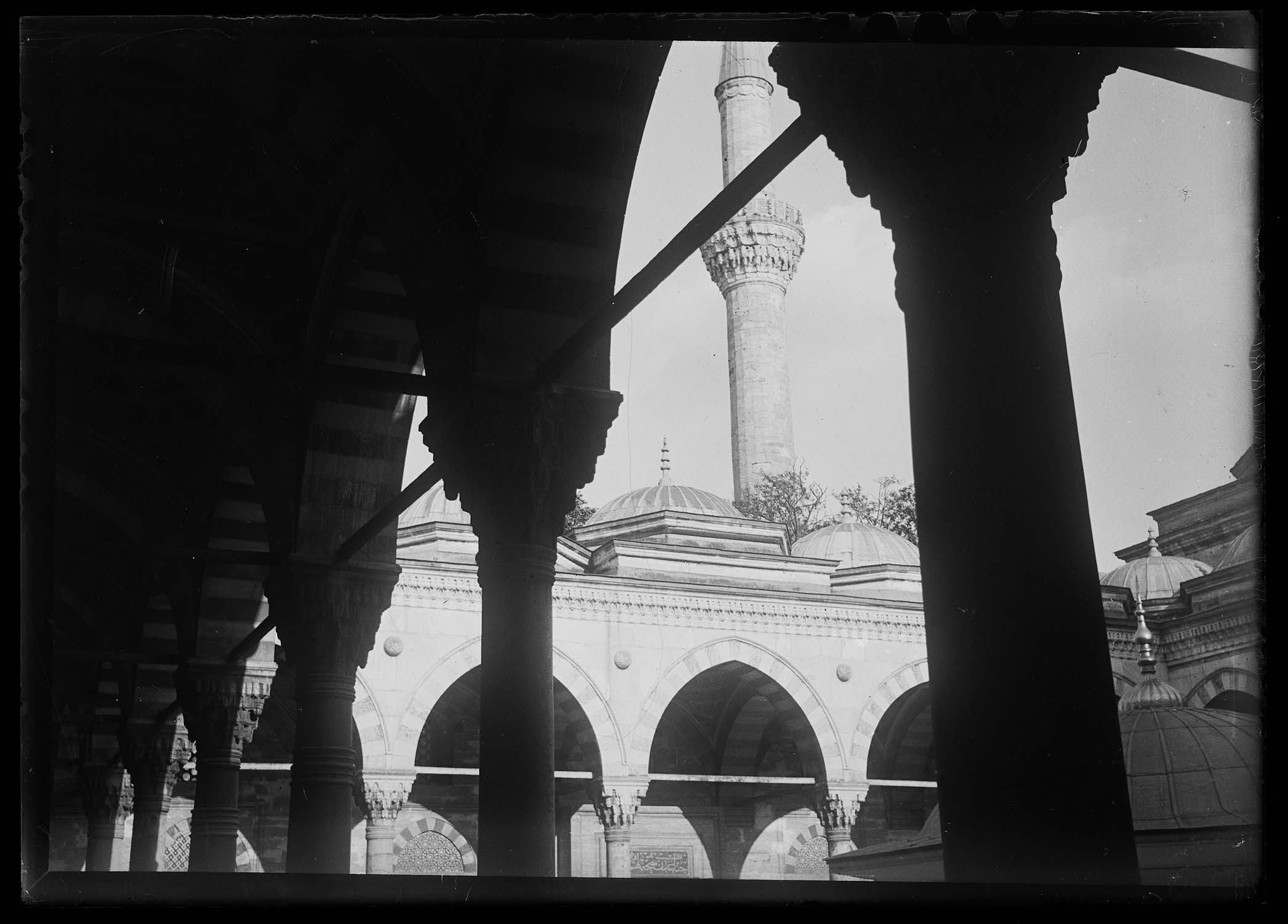 Revaklar ve Beyazıt Camii